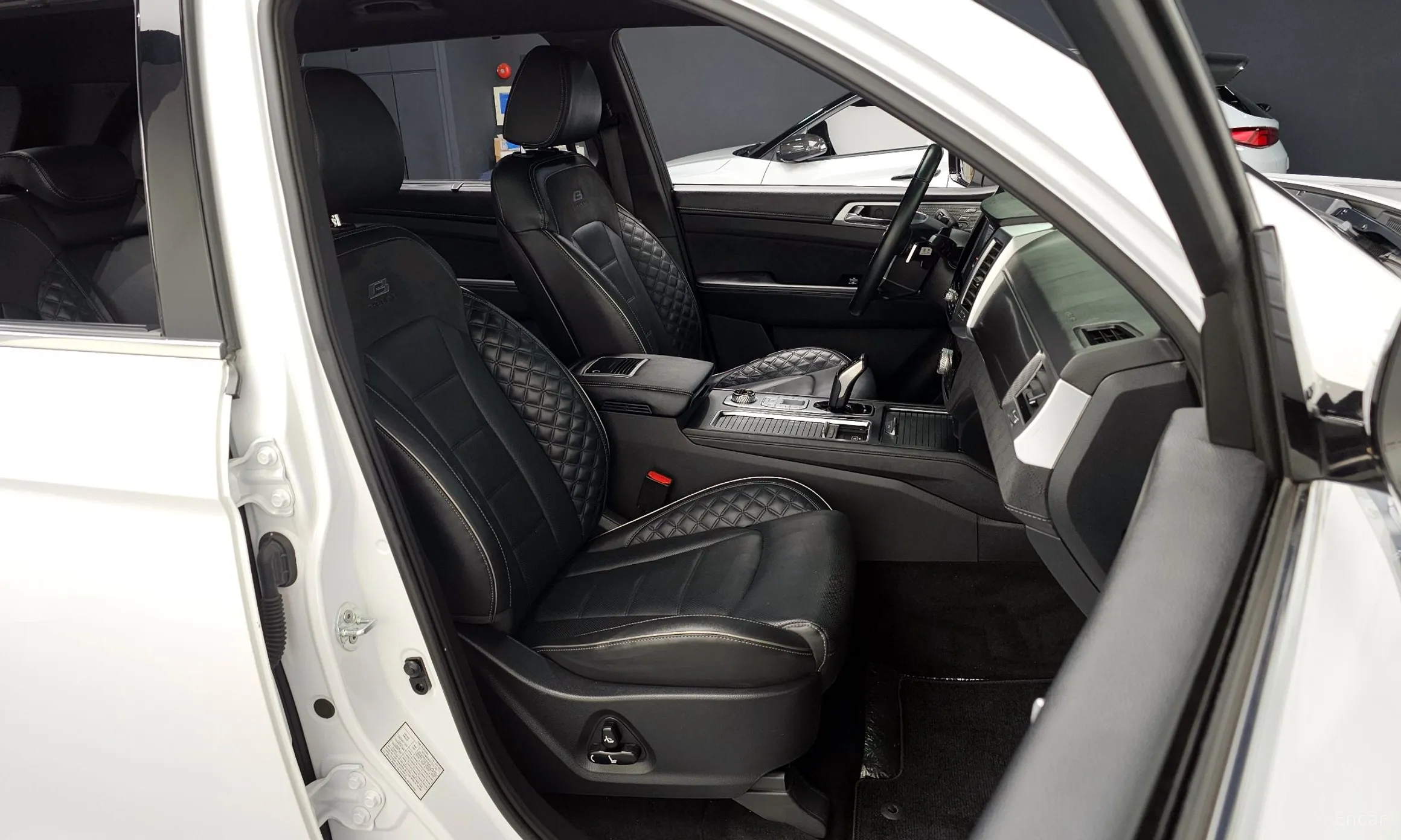 KG Mobility (SsangYong) Rexton превью 10
