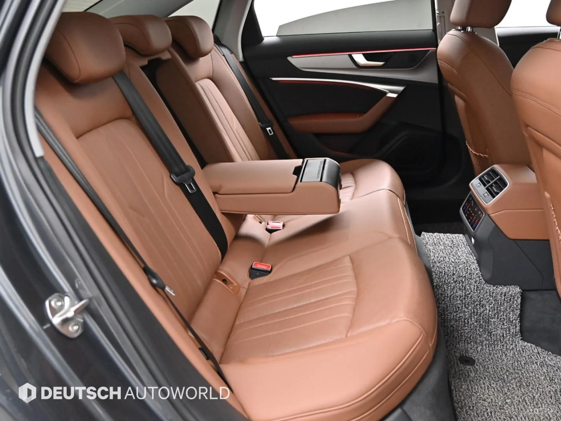 Audi A6 (C8) превью 11