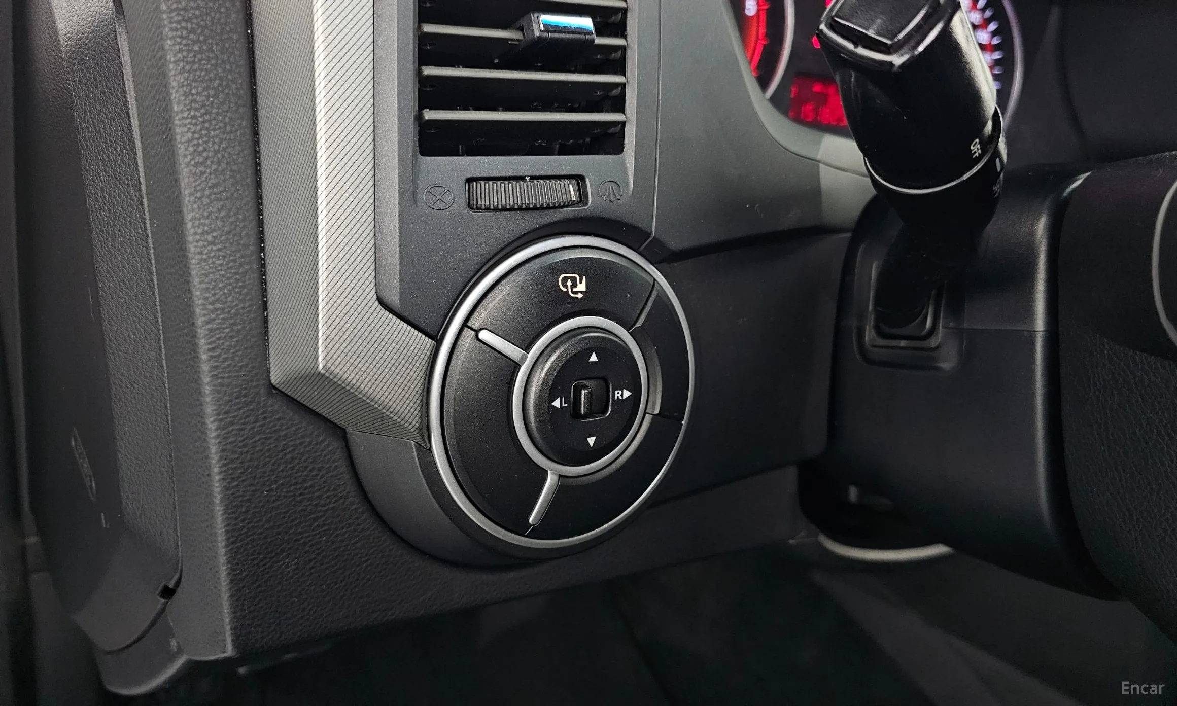 KG Mobility (SsangYong) Korando Sports превью 15