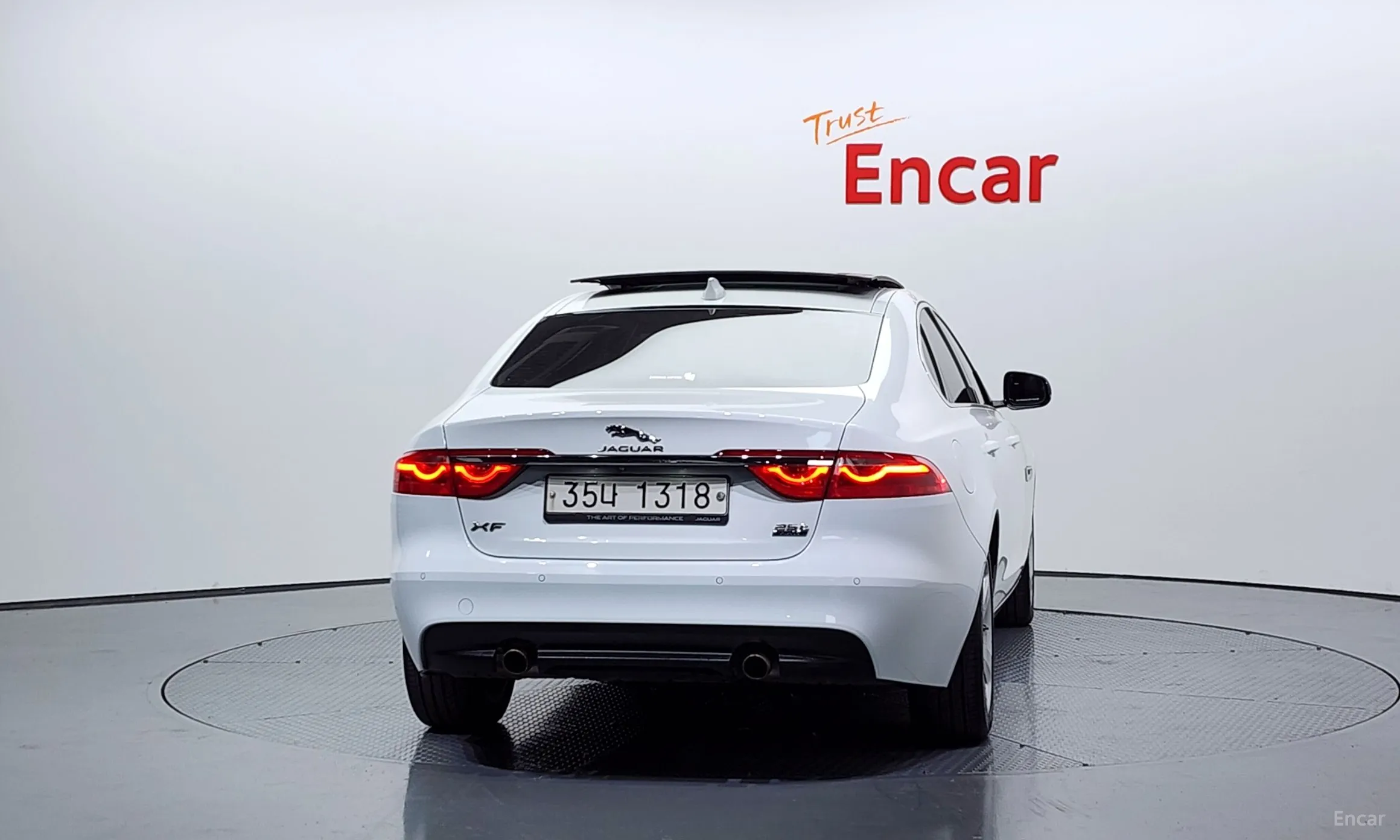 Jaguar XF (x260) превью 4