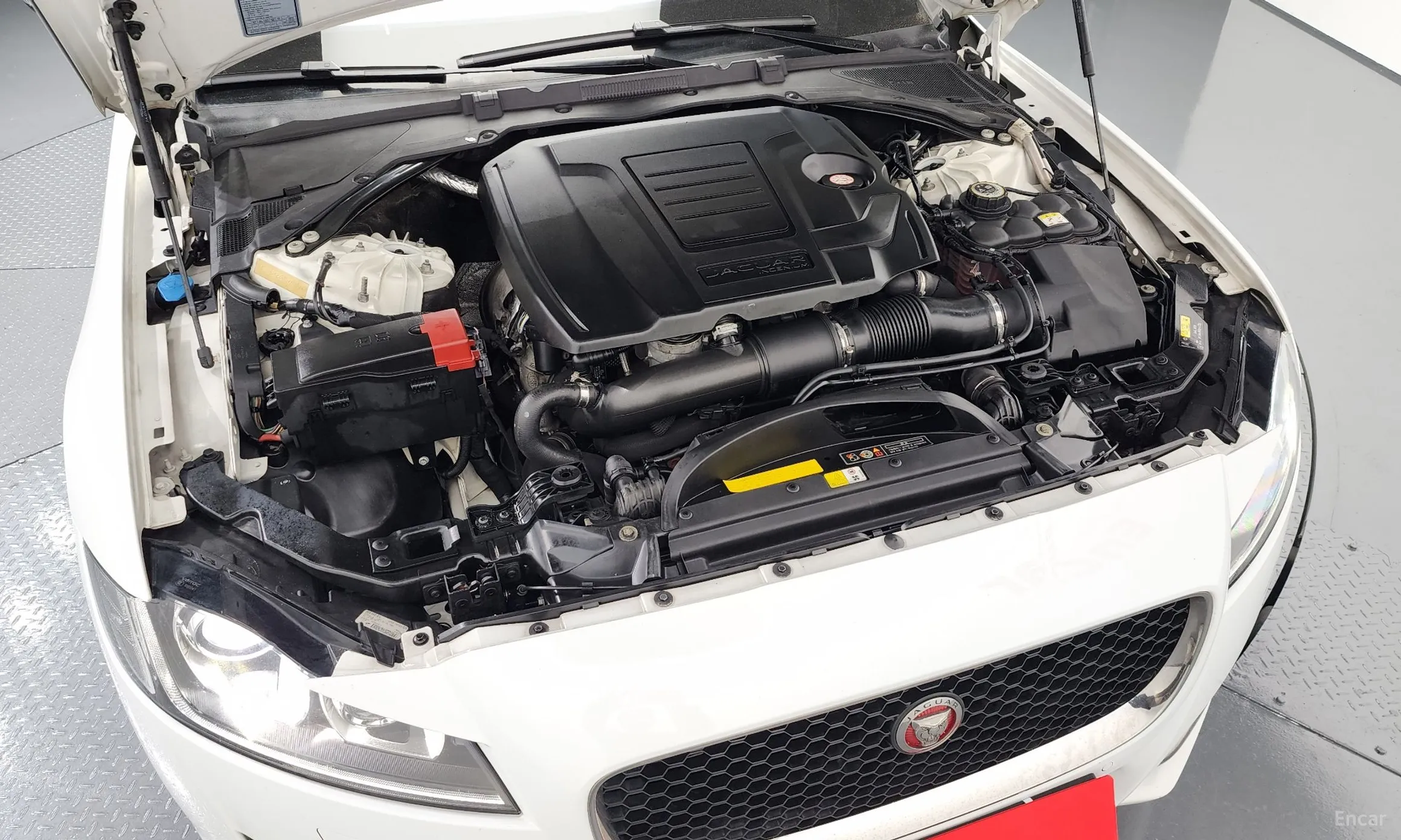 Jaguar XF (x260) превью 6