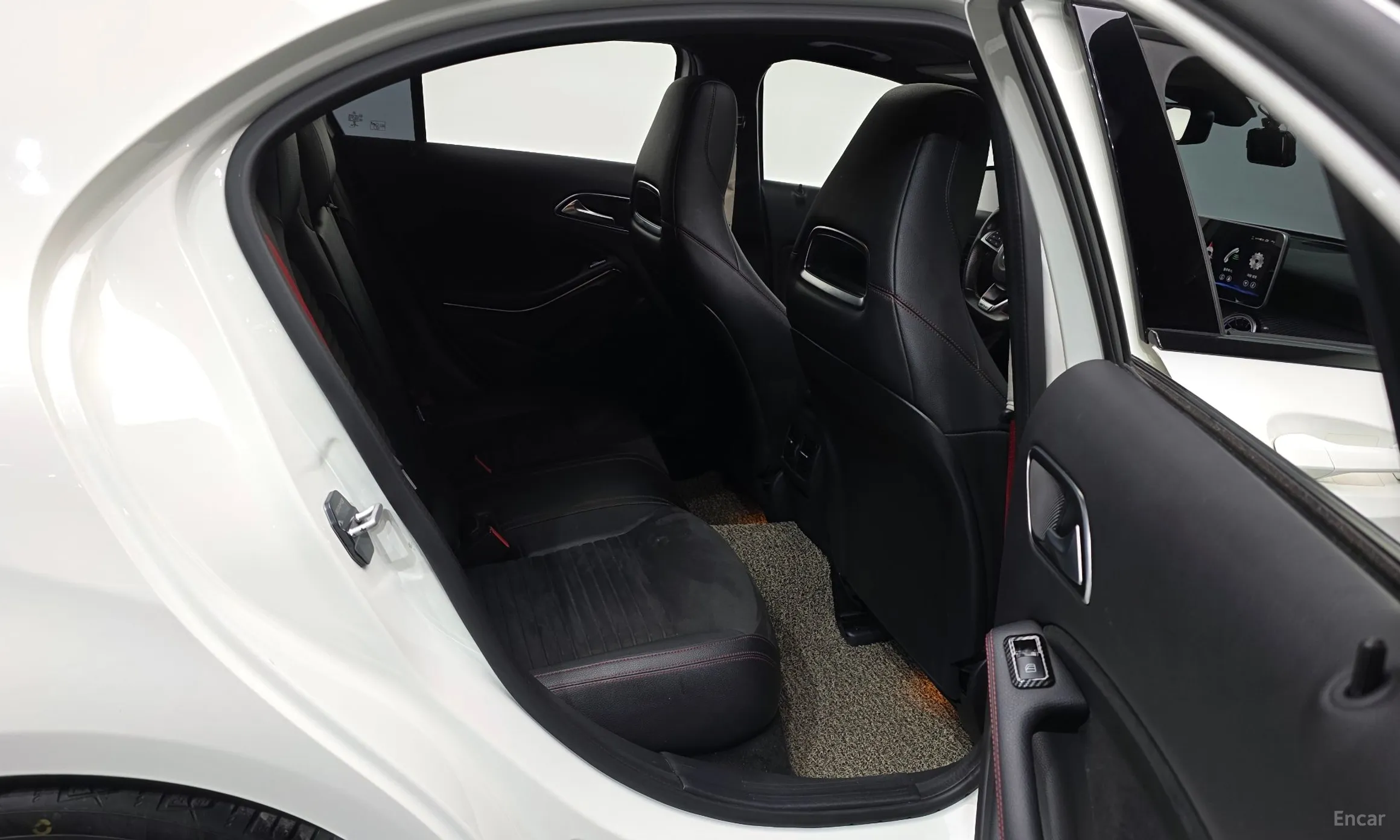Mercedes Benz A-Class W176 превью 12