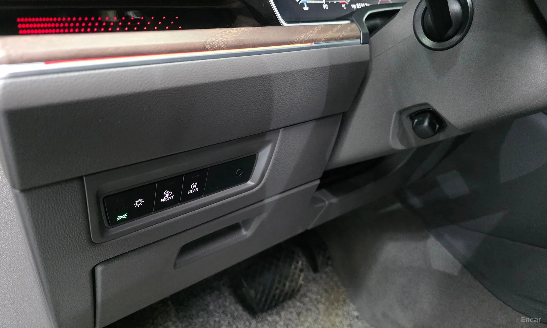 Volkswagen Touareg 3rd Generation превью 14