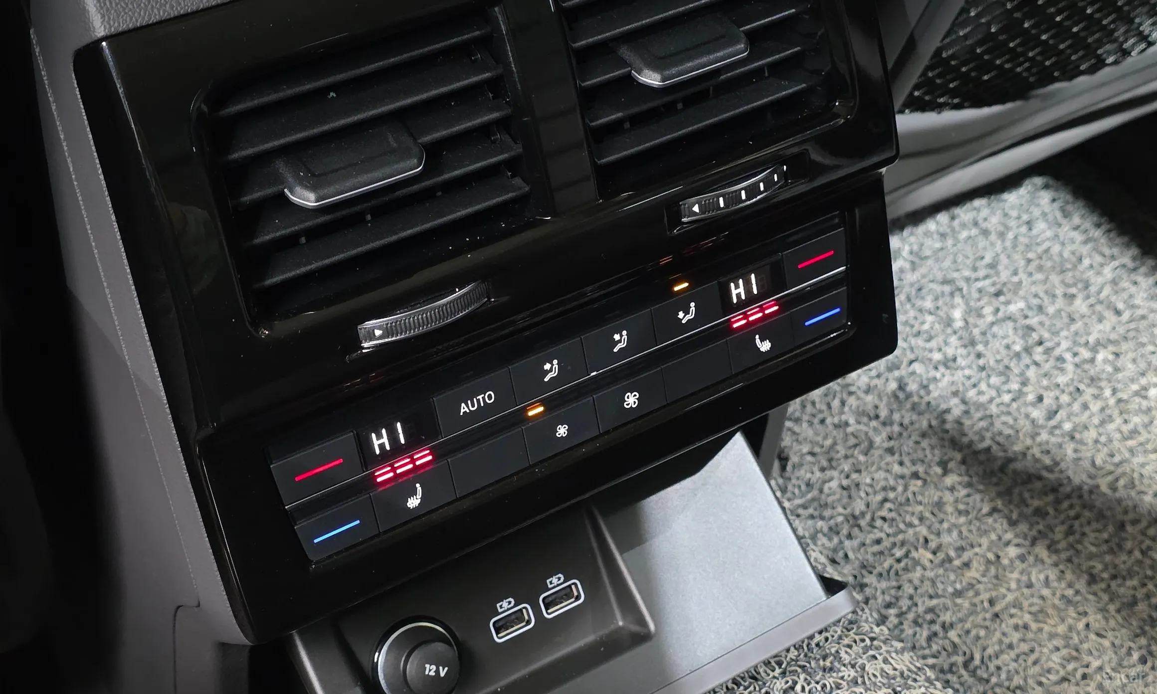Volkswagen Touareg 3rd Generation превью 18