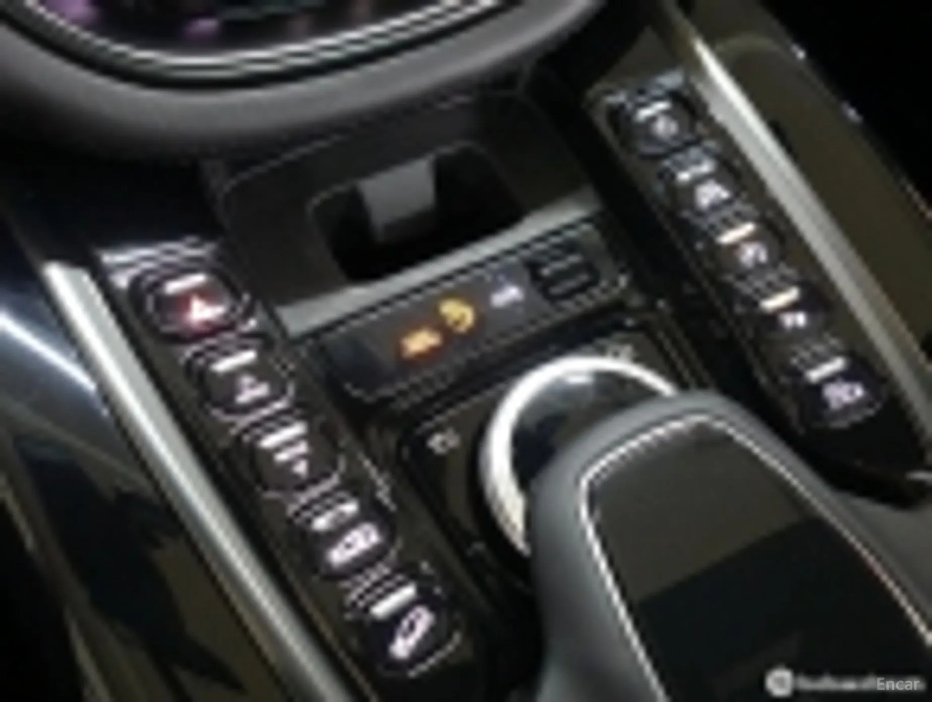 Aston Martin Dbx превью 12