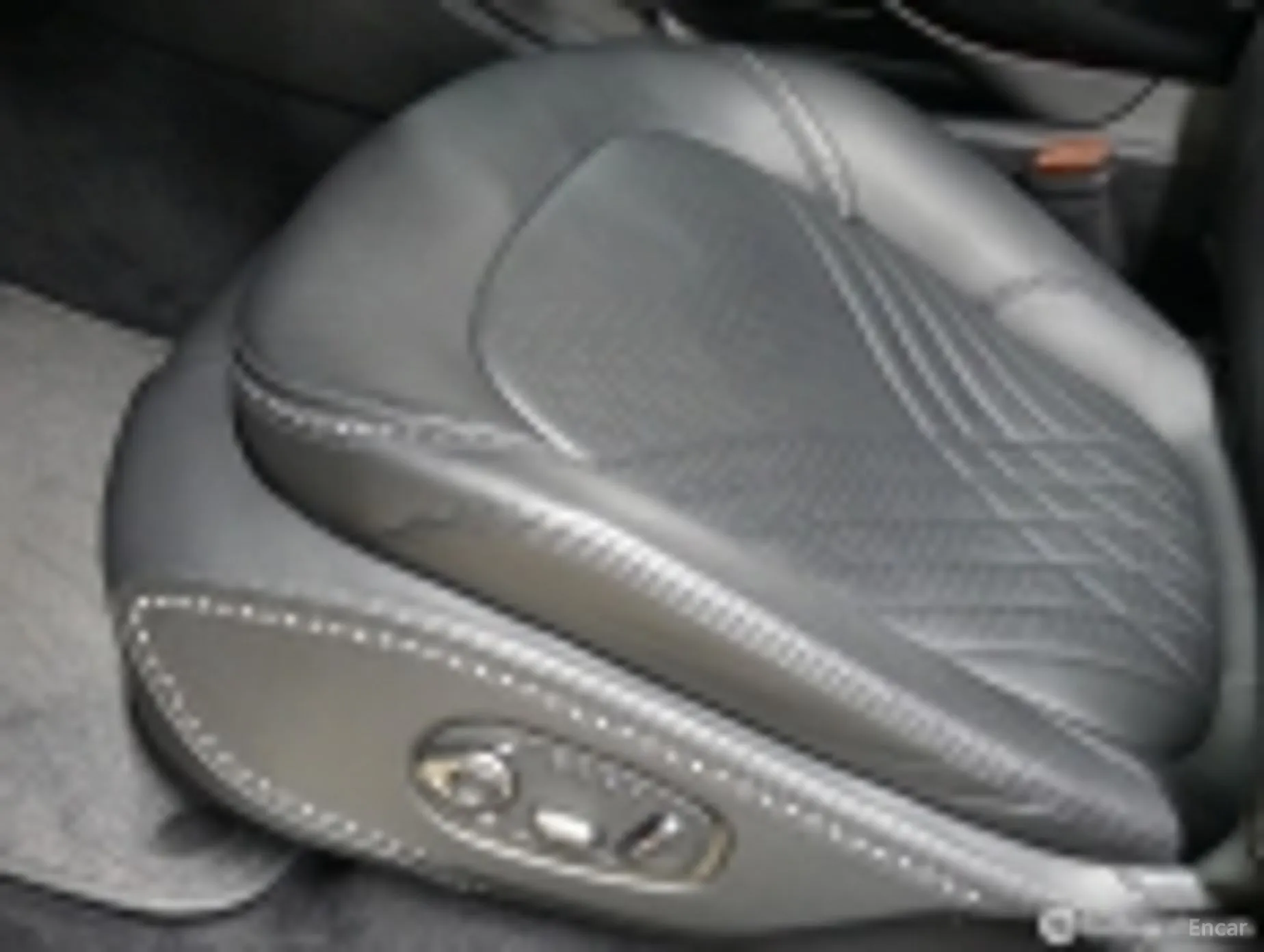Aston Martin Dbx превью 18