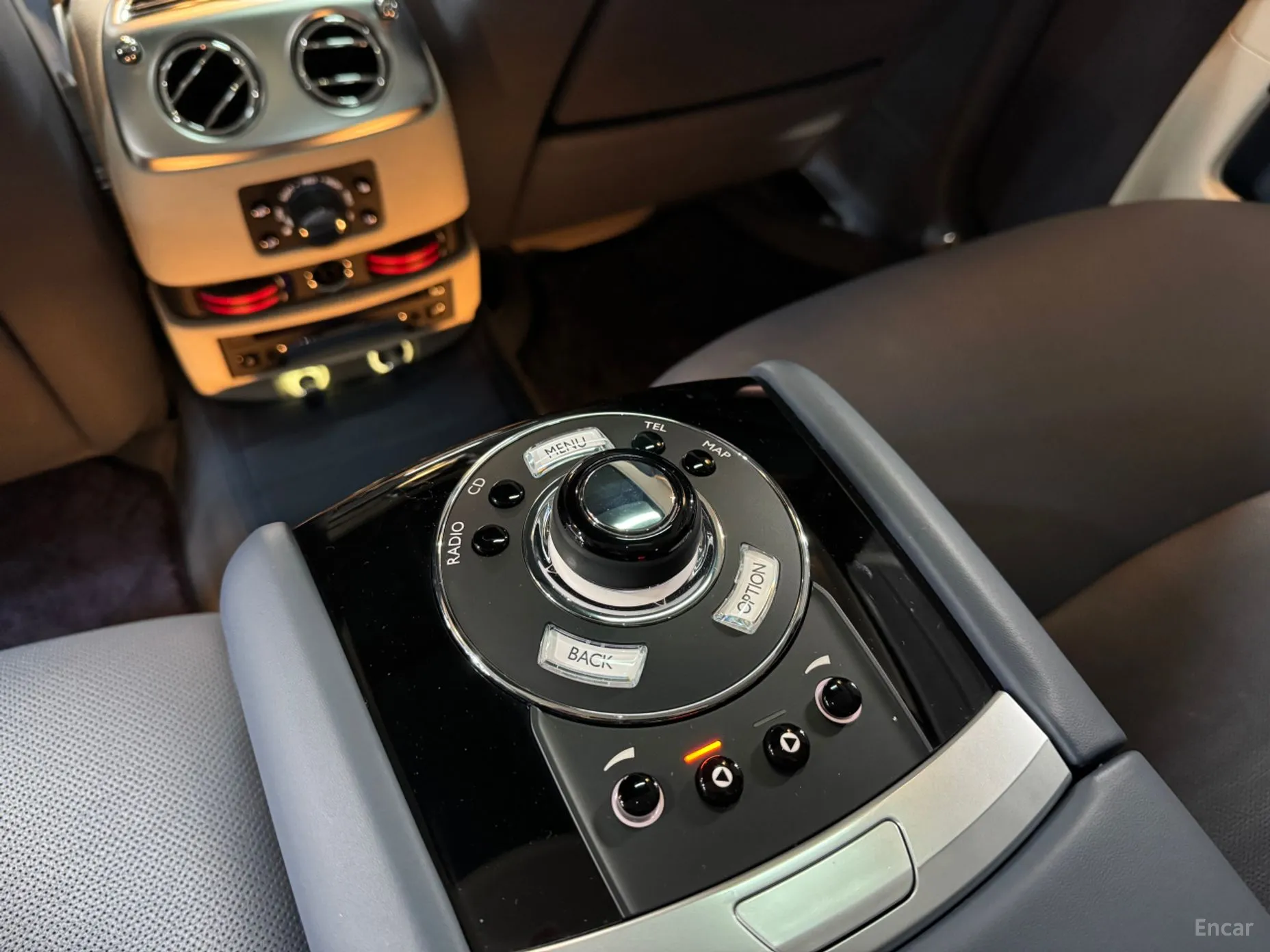 Rolls-Royce Ghost превью 14