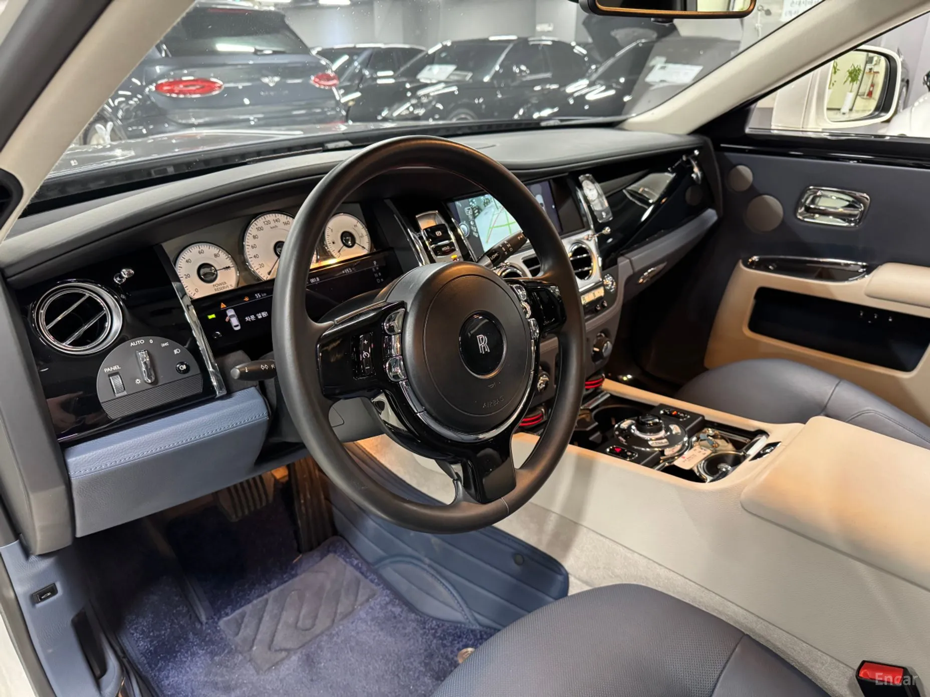 Rolls-Royce Ghost превью 4