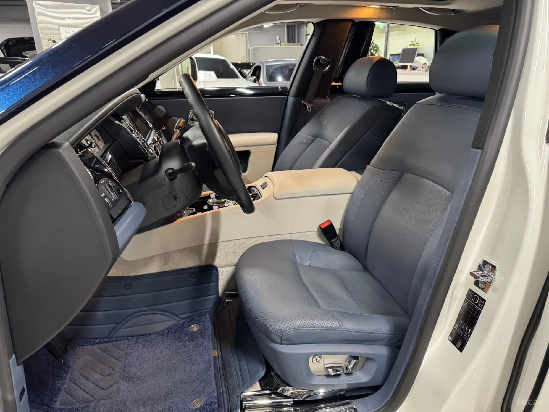 Rolls-Royce Ghost превью 7