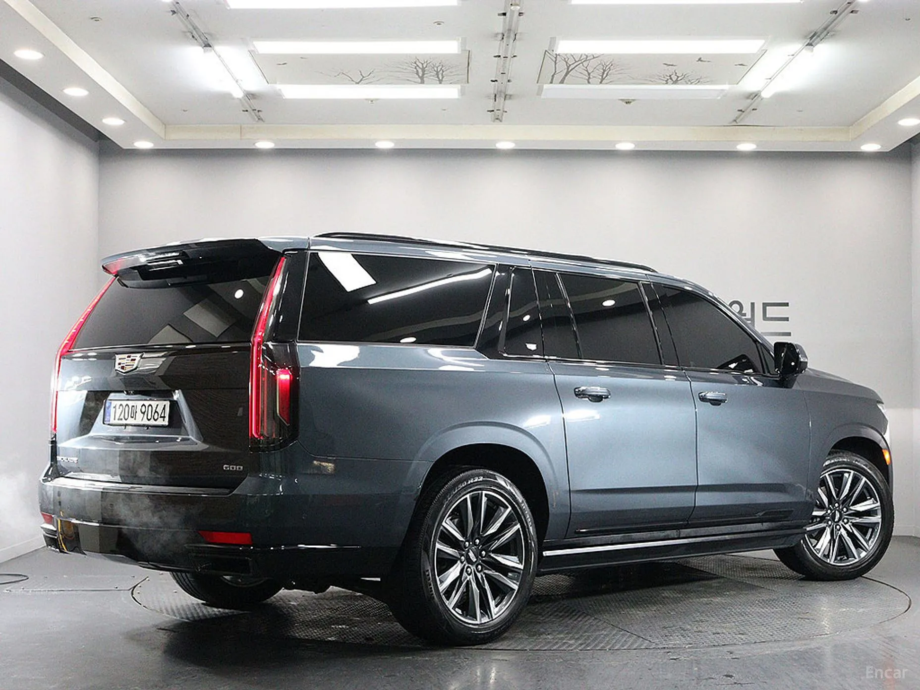 Cadillac Escalade 5th Generation превью 4