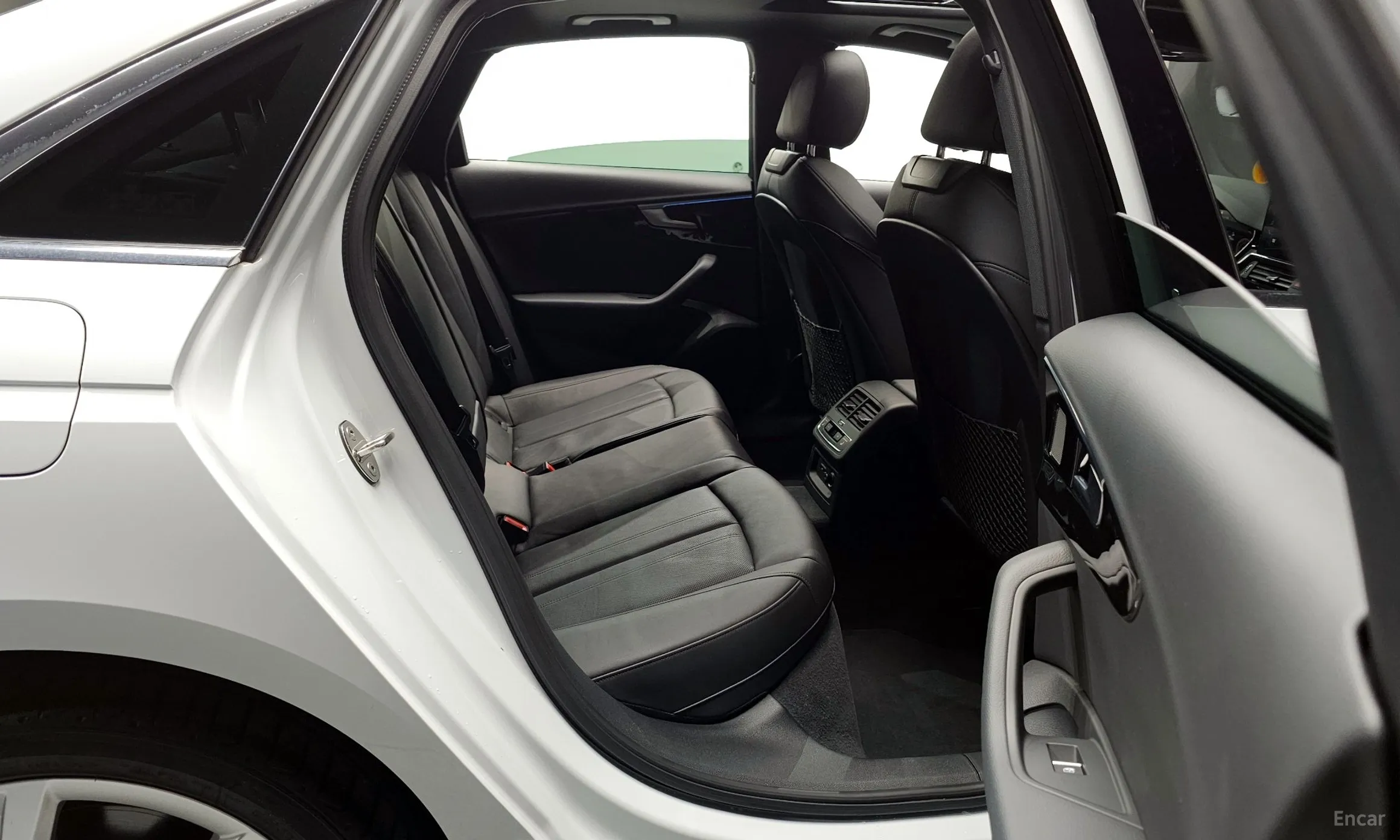 Audi A4 (B9) превью 12