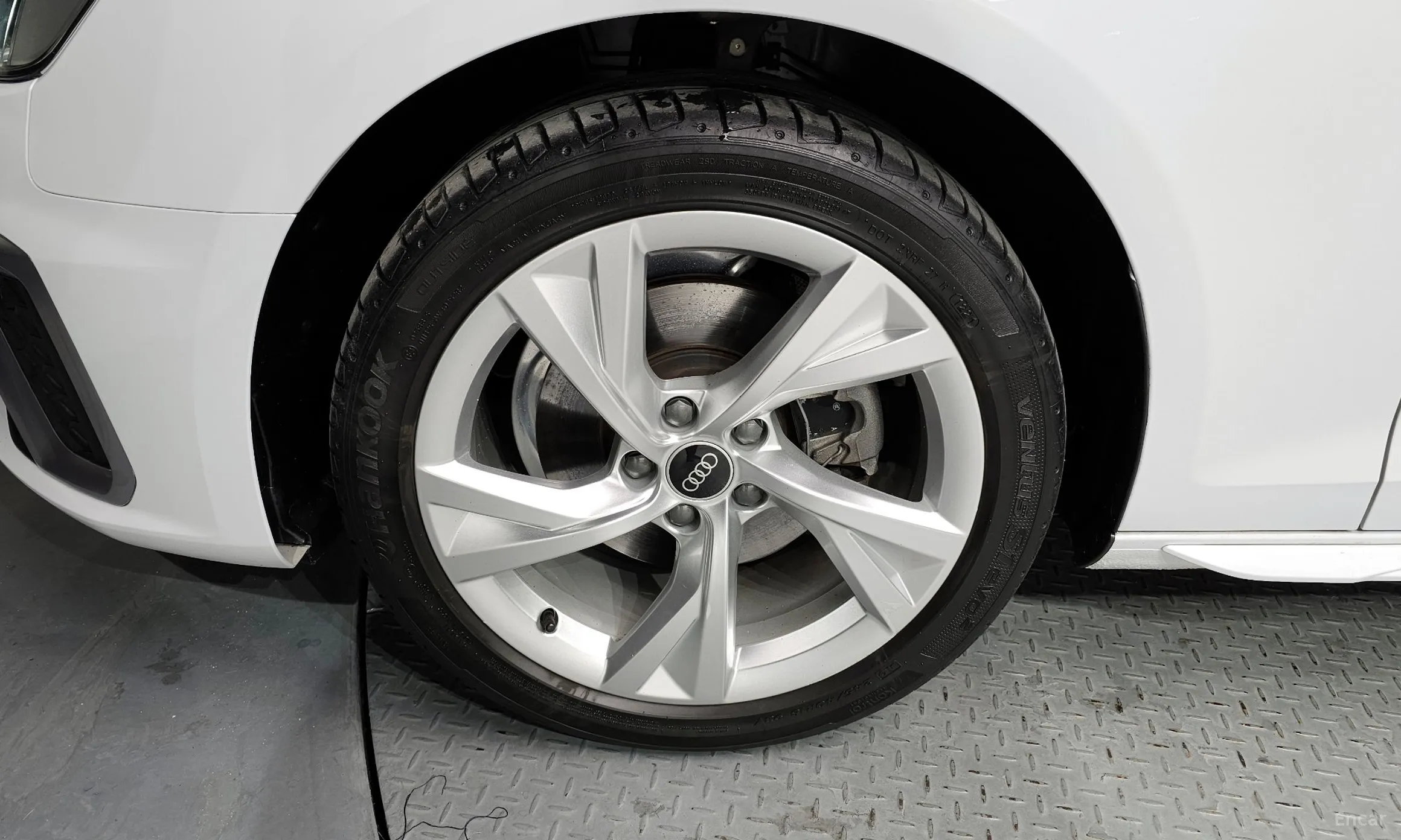 Audi A4 (B9) превью 5