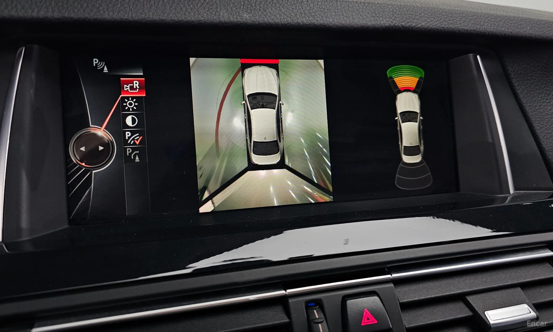 BMW 5 Series (F10) превью 15