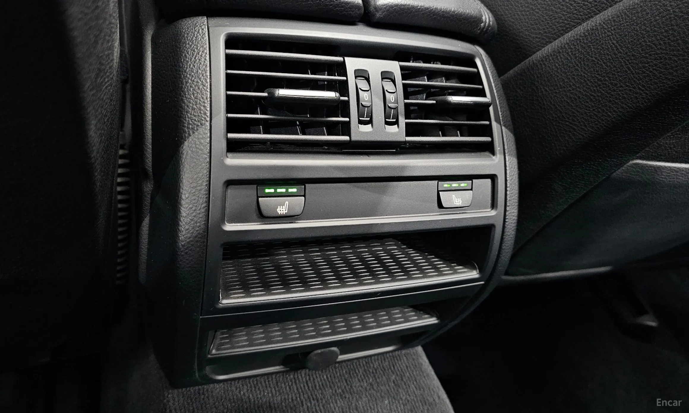 BMW 5 Series (F10) превью 17