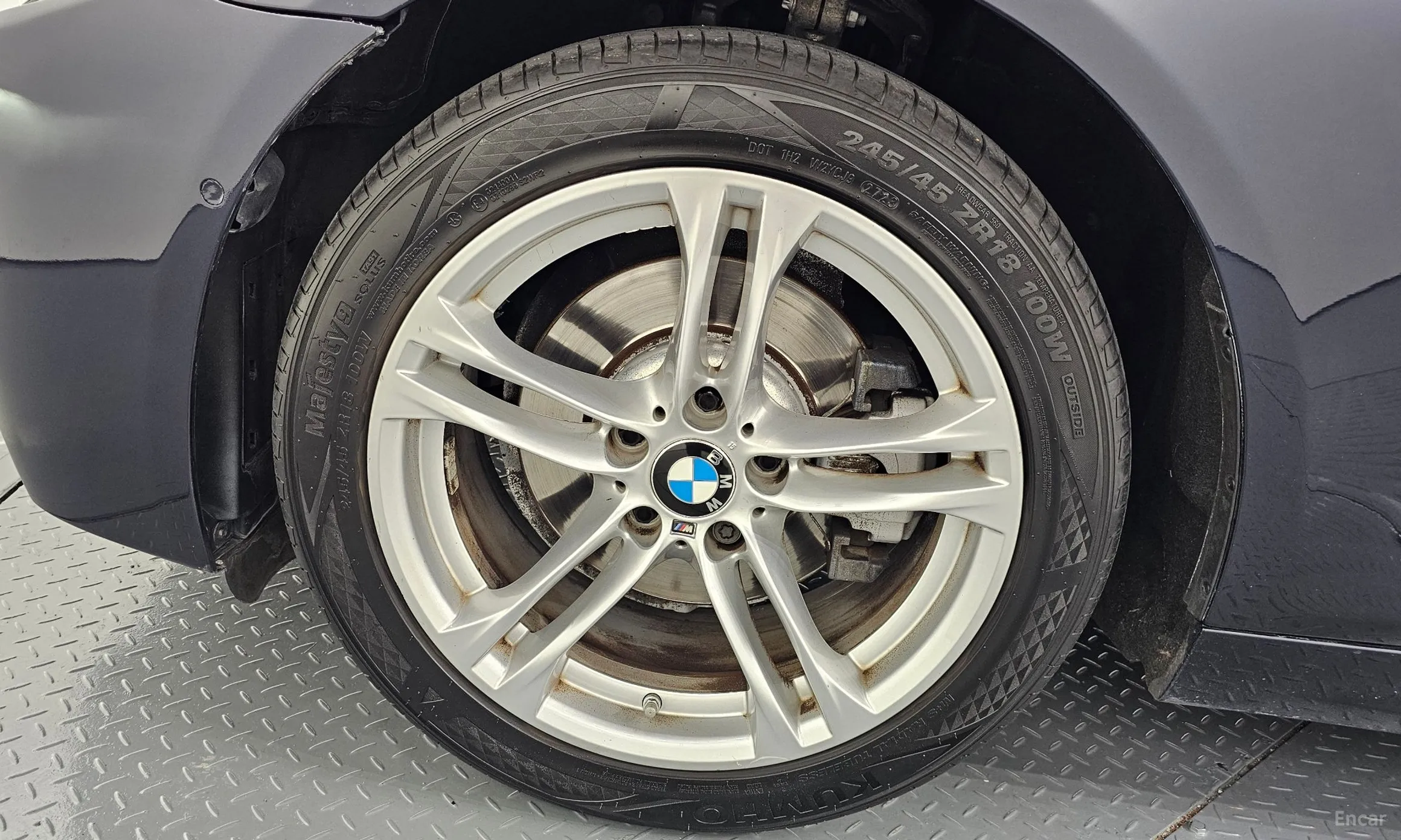 BMW 5 Series (F10) превью 5