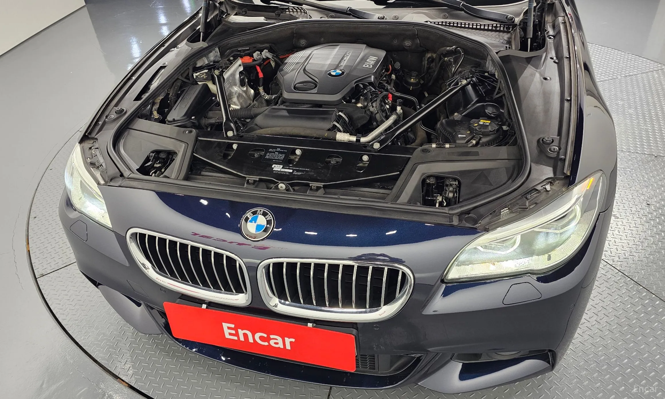 BMW 5 Series (F10) превью 6