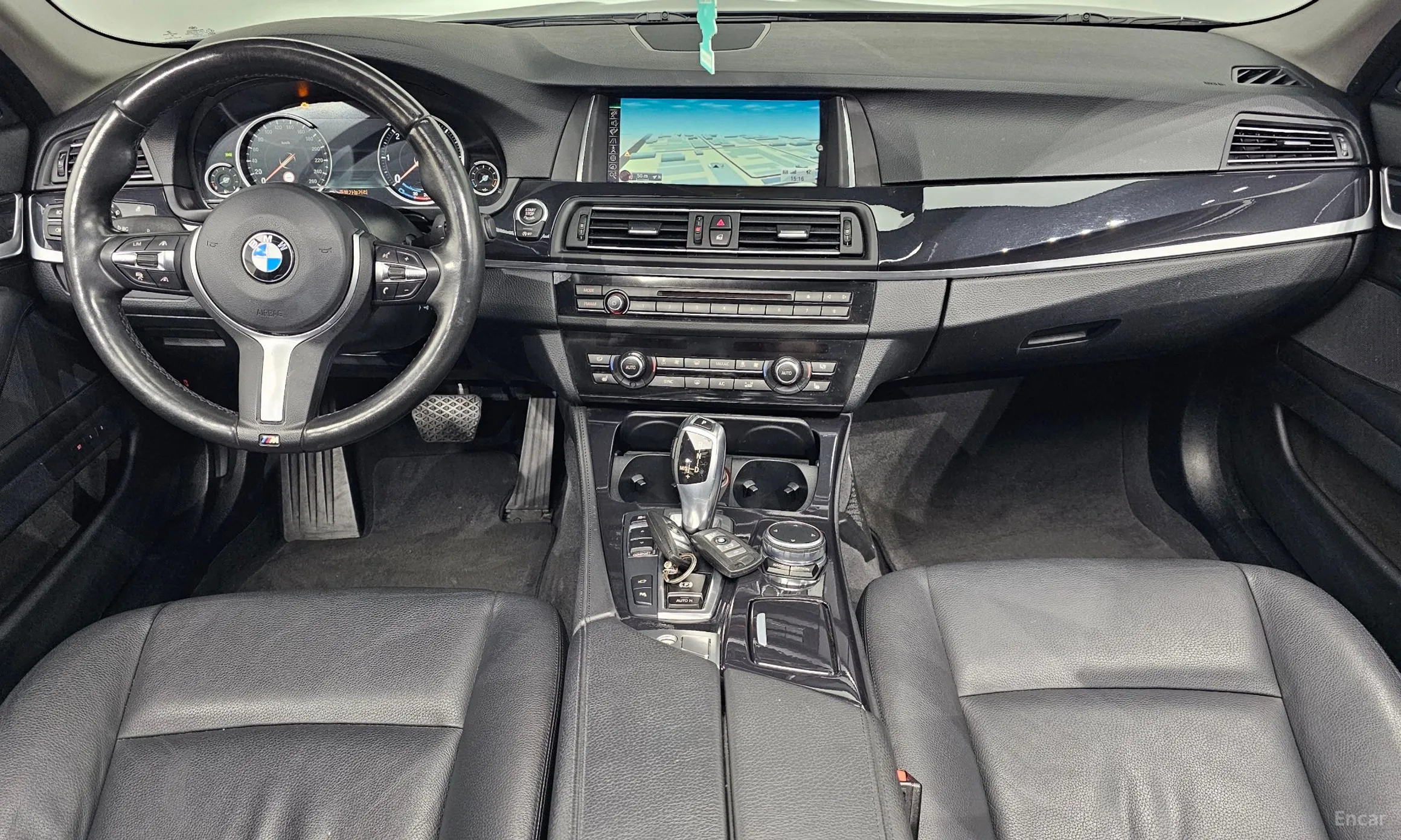 BMW 5 Series (F10) превью 7
