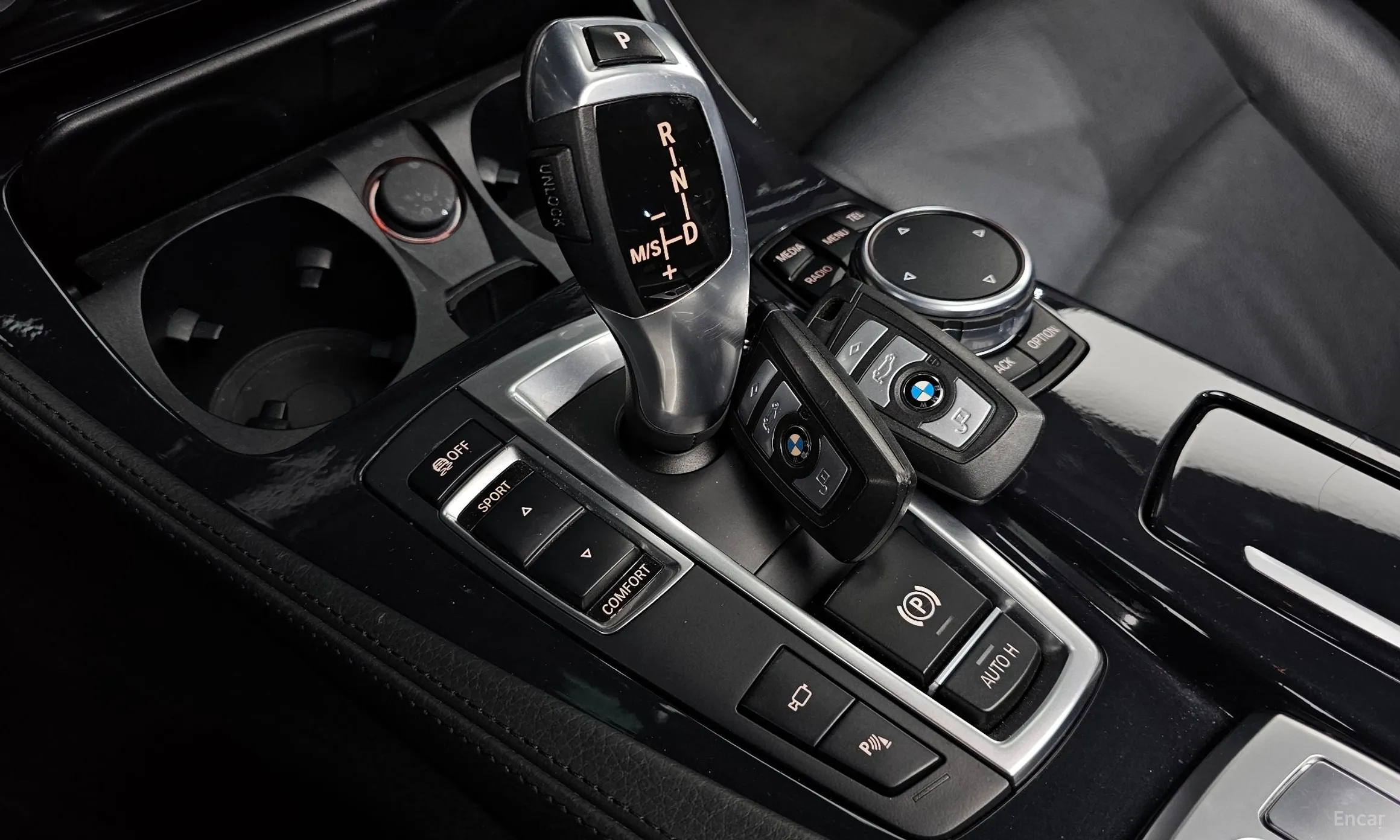 BMW 5 Series (F10) превью 9