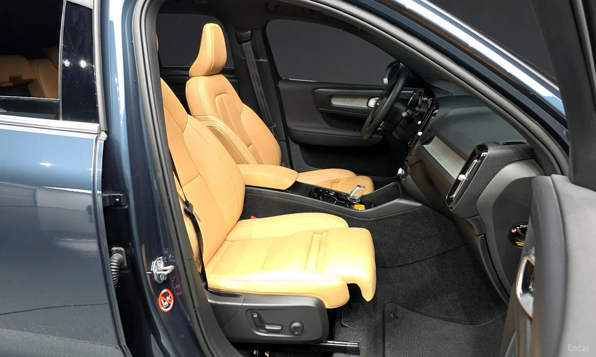 Volvo XC40 превью 11