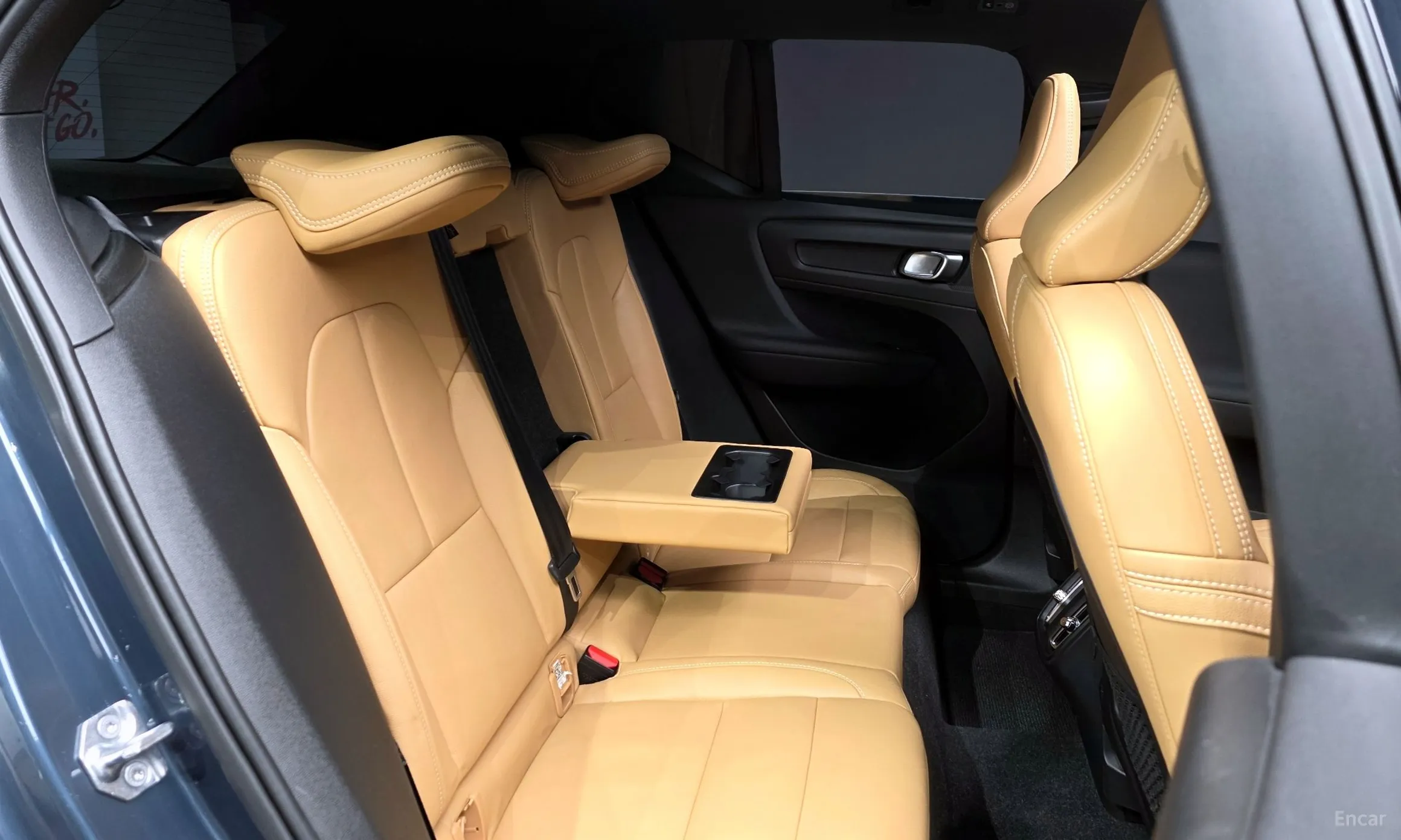 Volvo XC40 превью 12