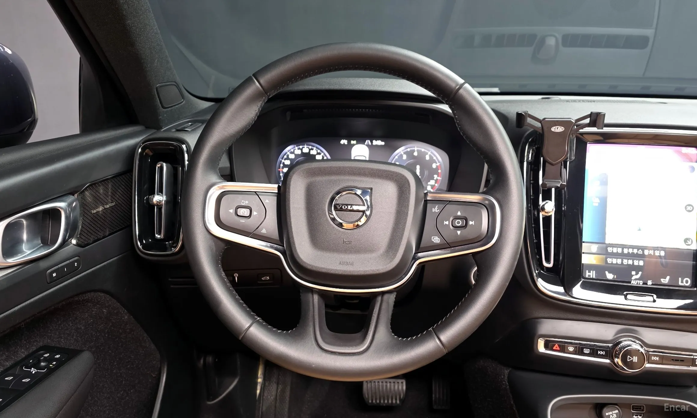 Volvo XC40 превью 13