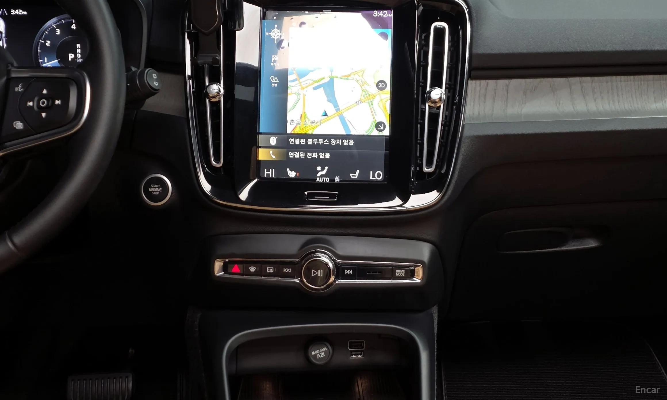Volvo XC40 превью 14