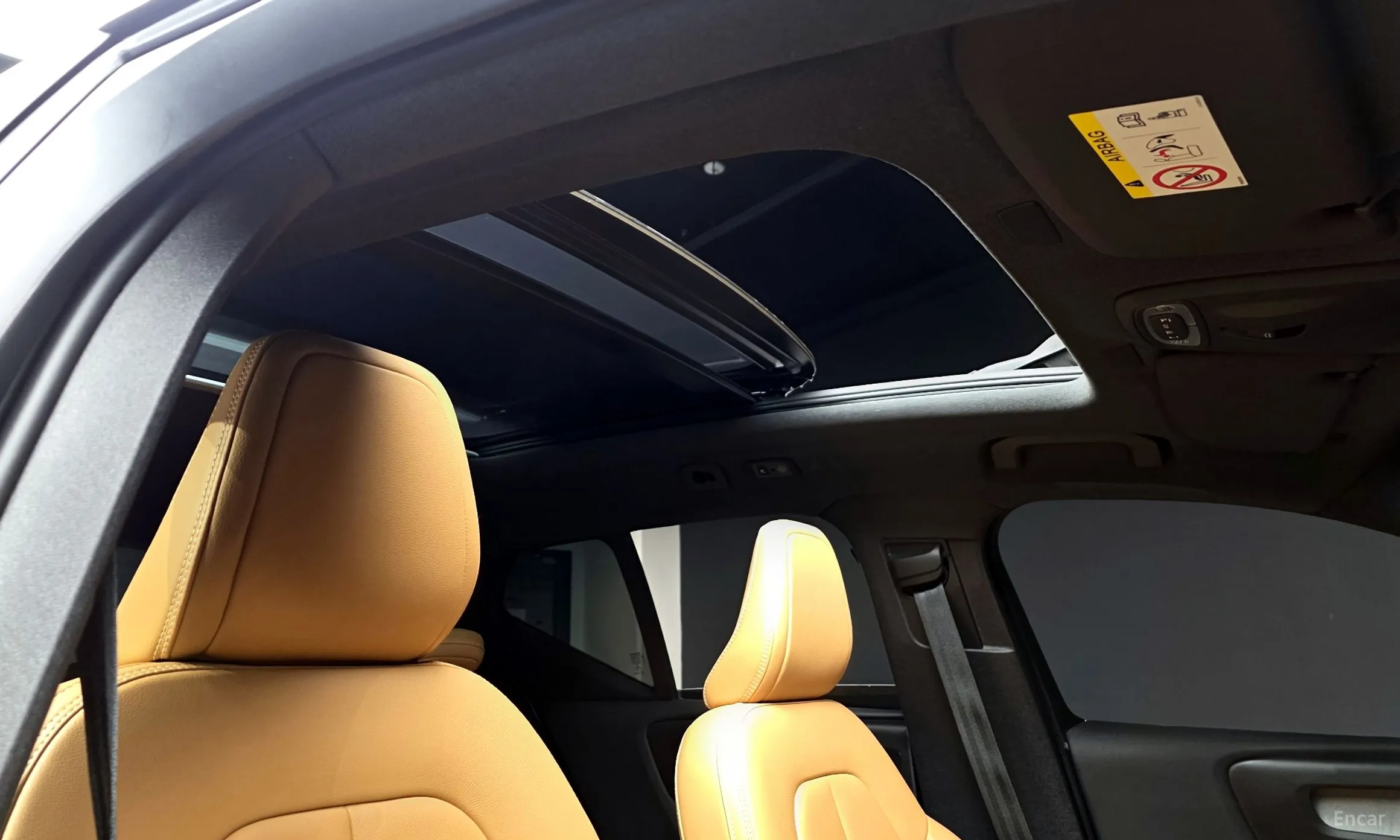 Volvo XC40 превью 17