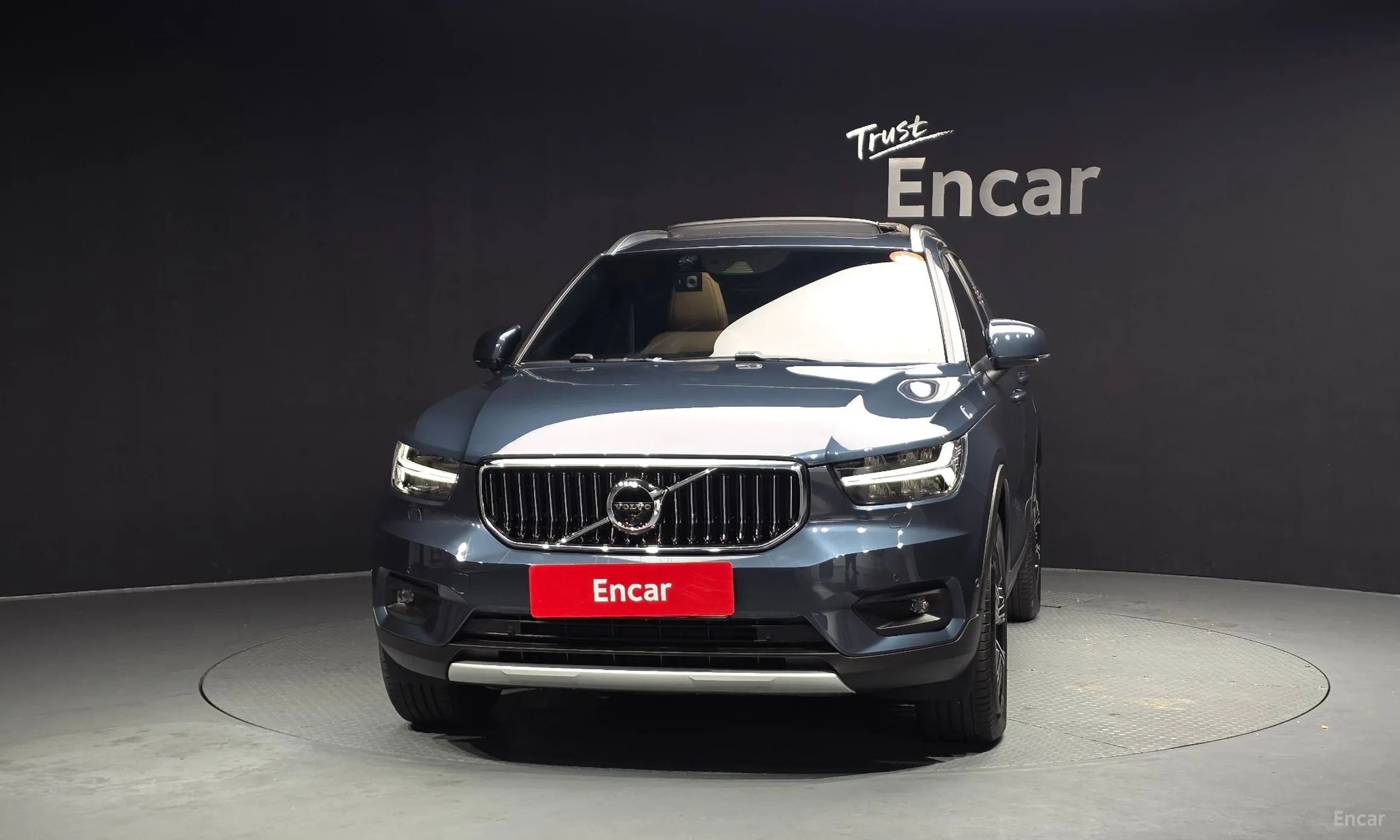 Volvo XC40 превью 3
