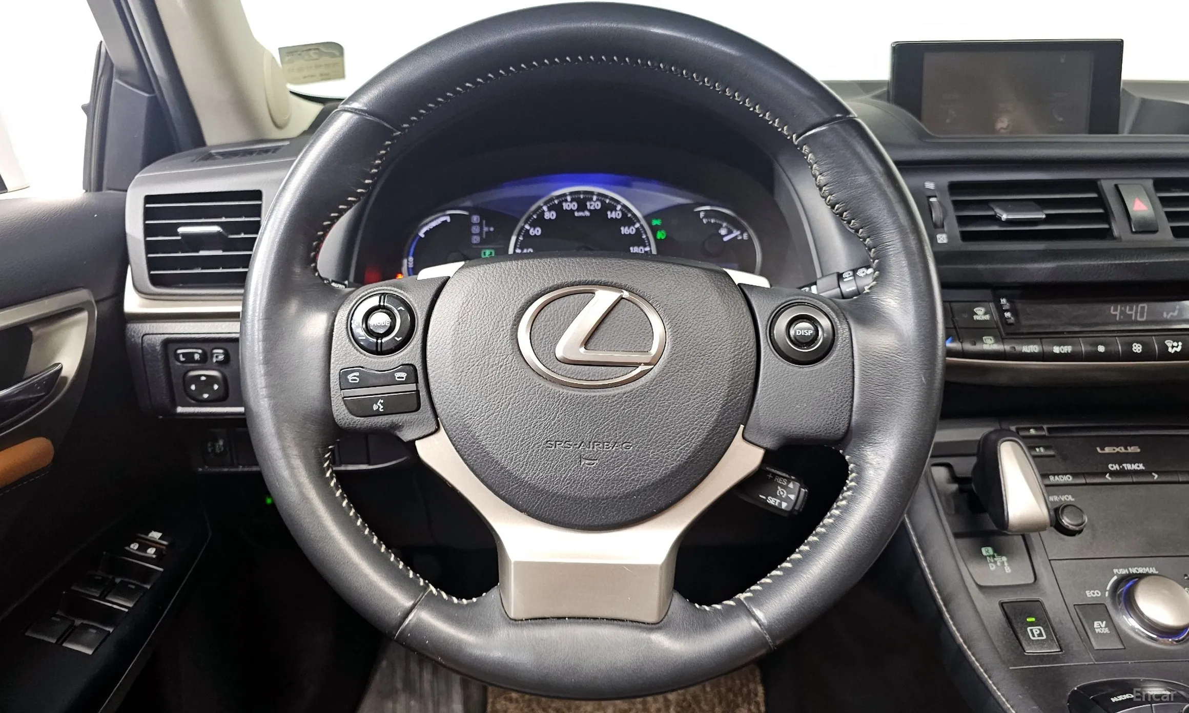 Lexus CT200h превью 13