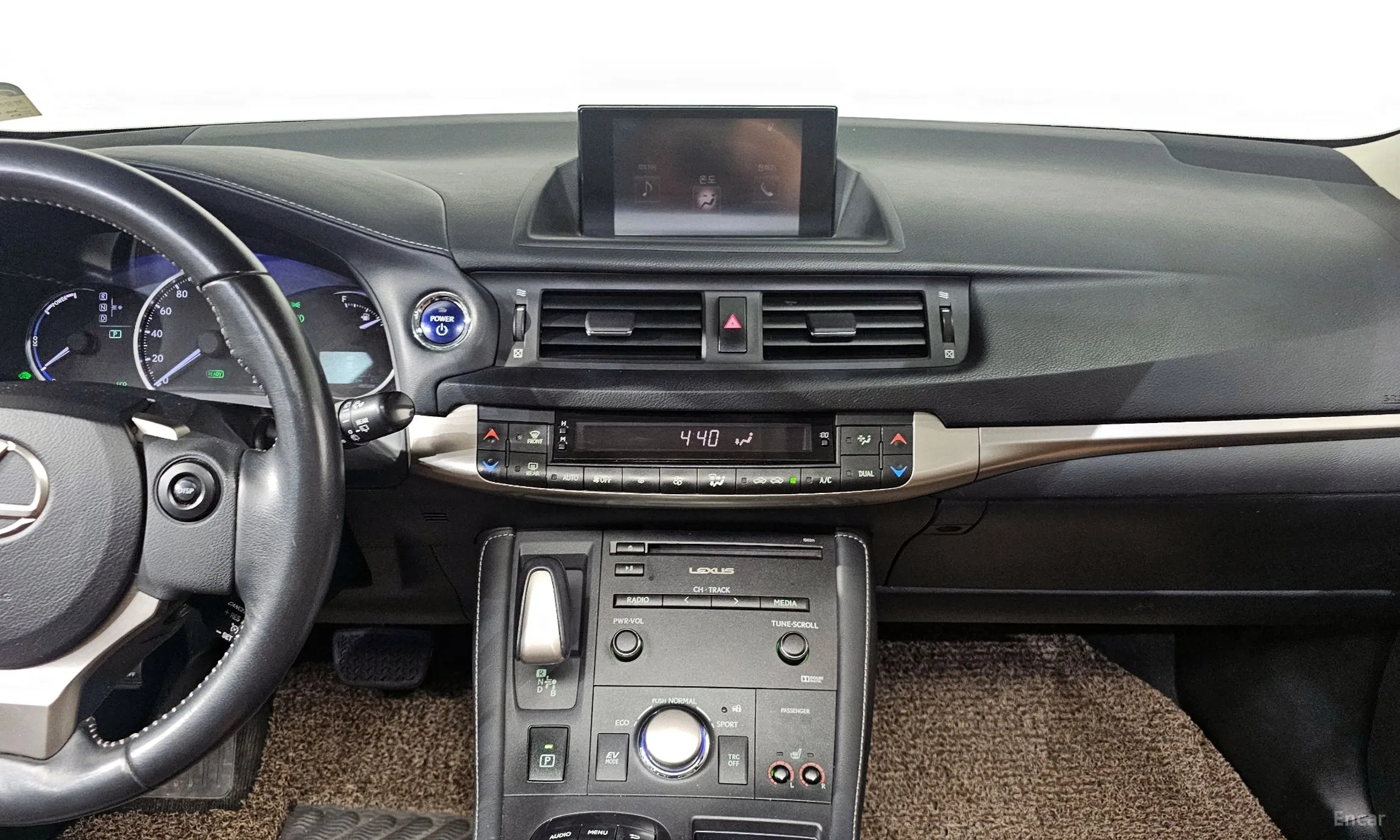 Lexus CT200h превью 15