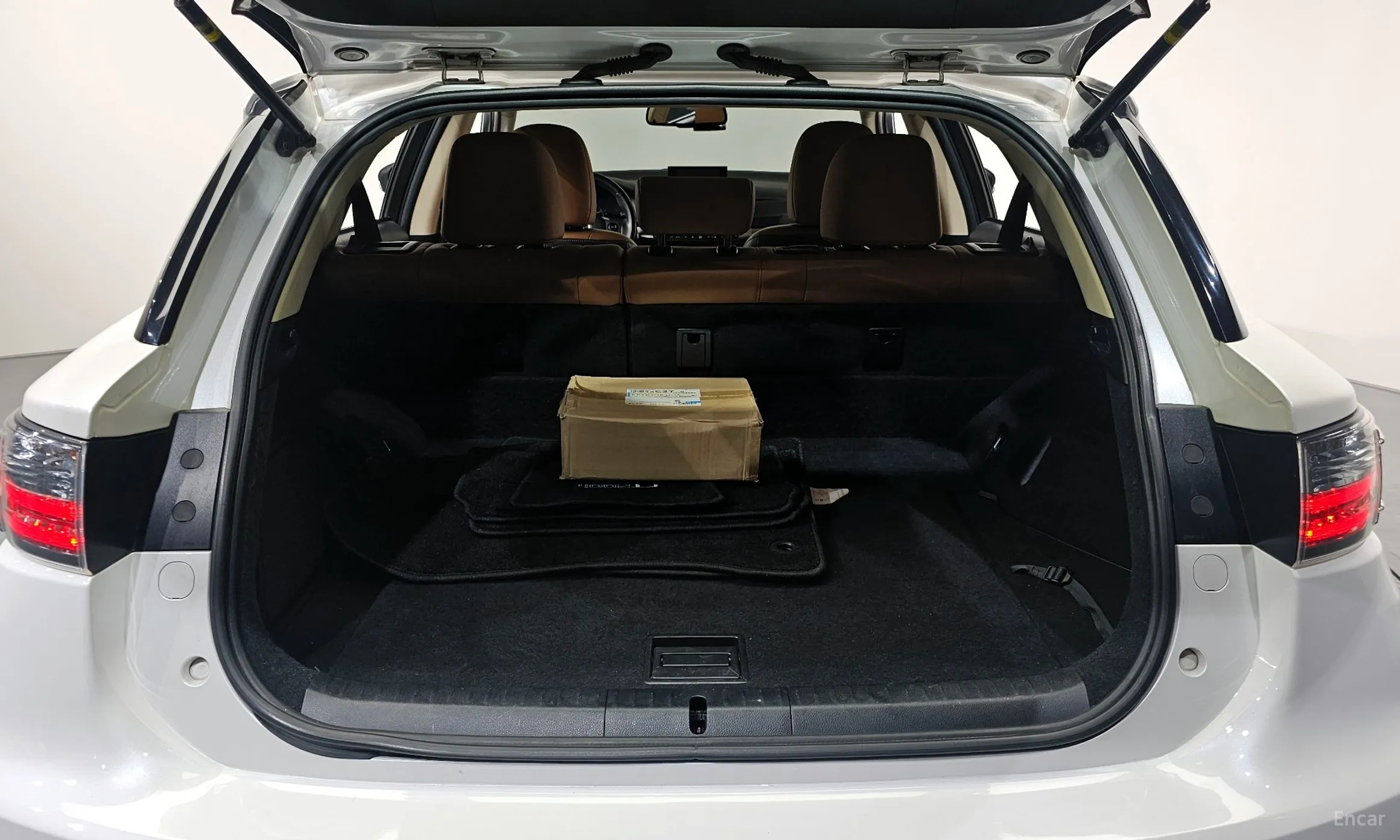 Lexus CT200h превью 20