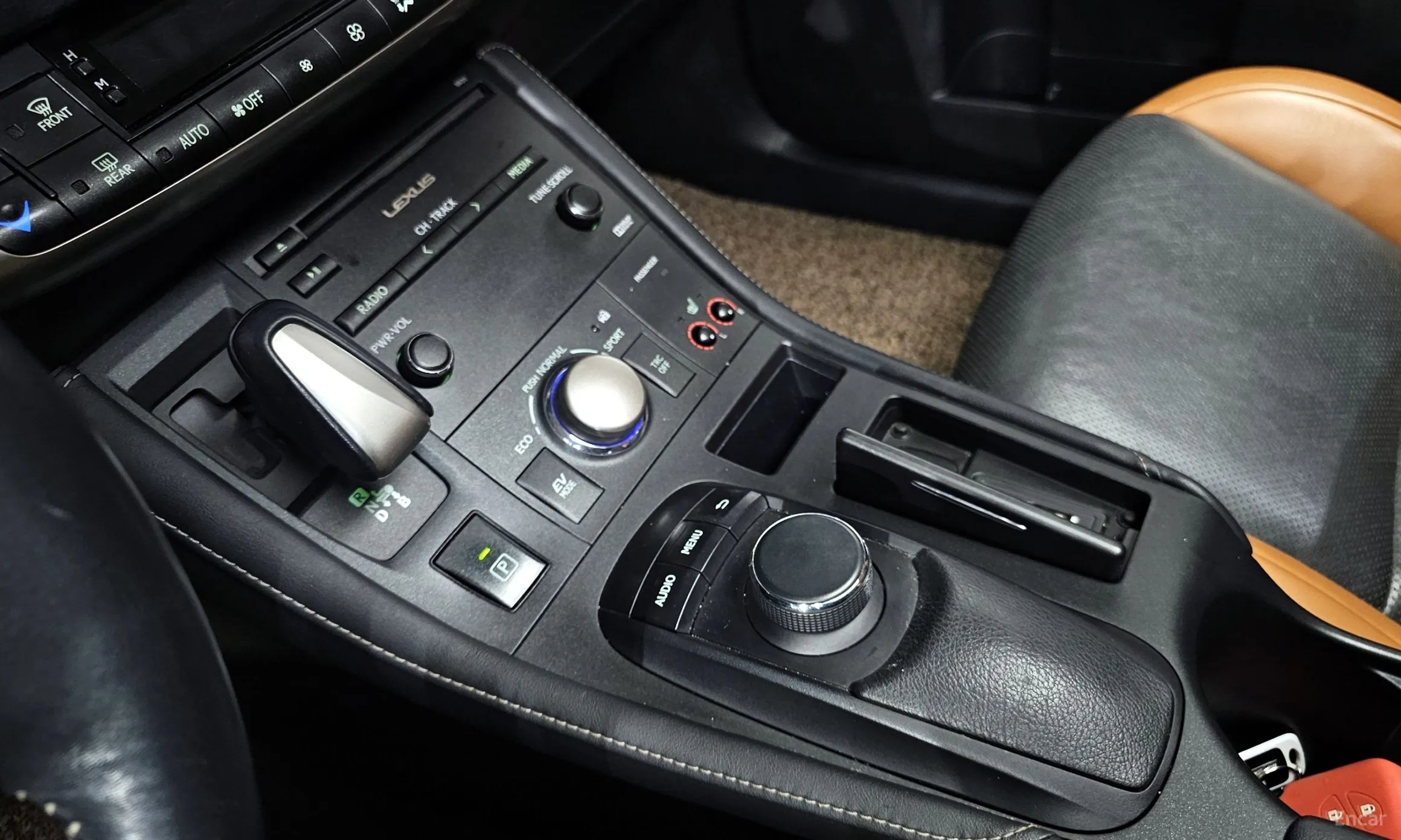 Lexus CT200h превью 9