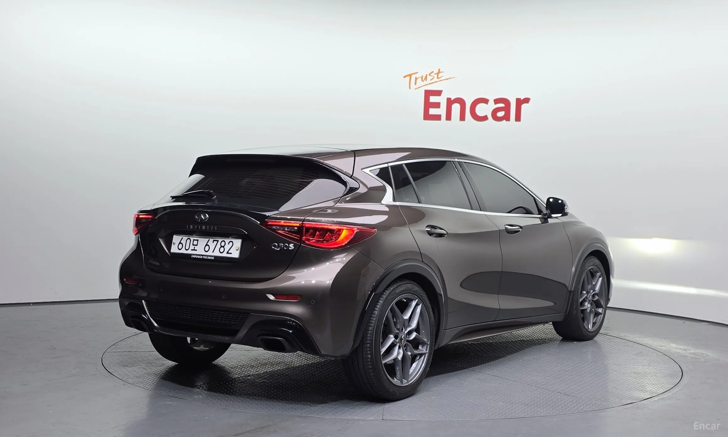Infiniti Q30