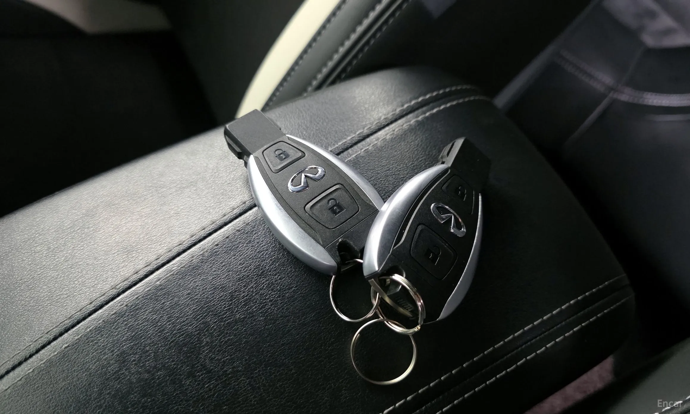 Infiniti Q30 превью 19