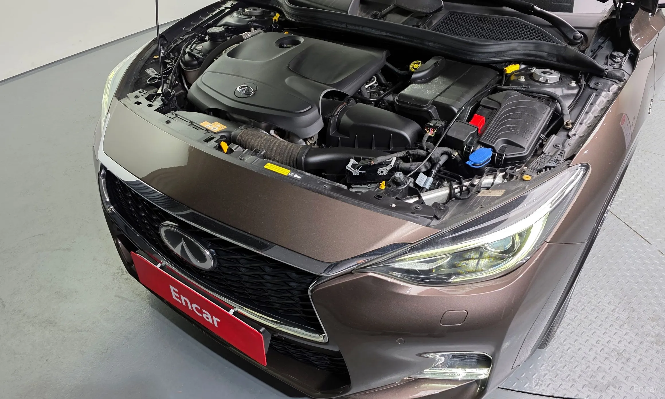 Infiniti Q30 превью 6