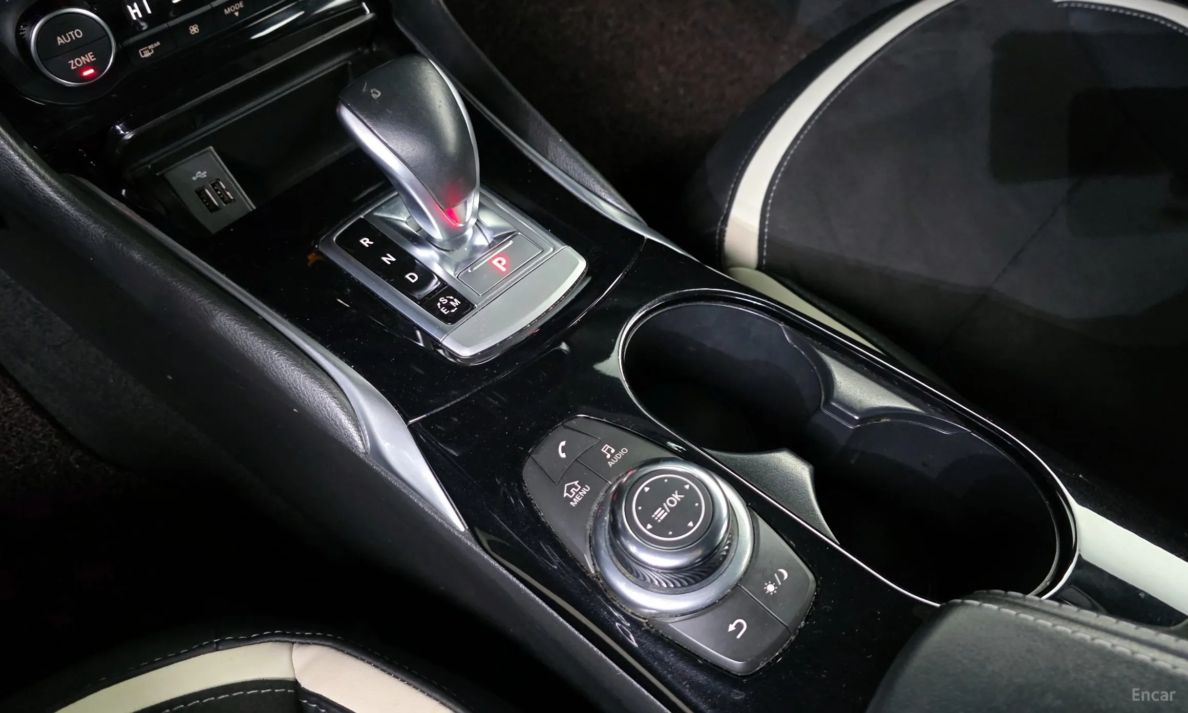 Infiniti Q30 превью 9