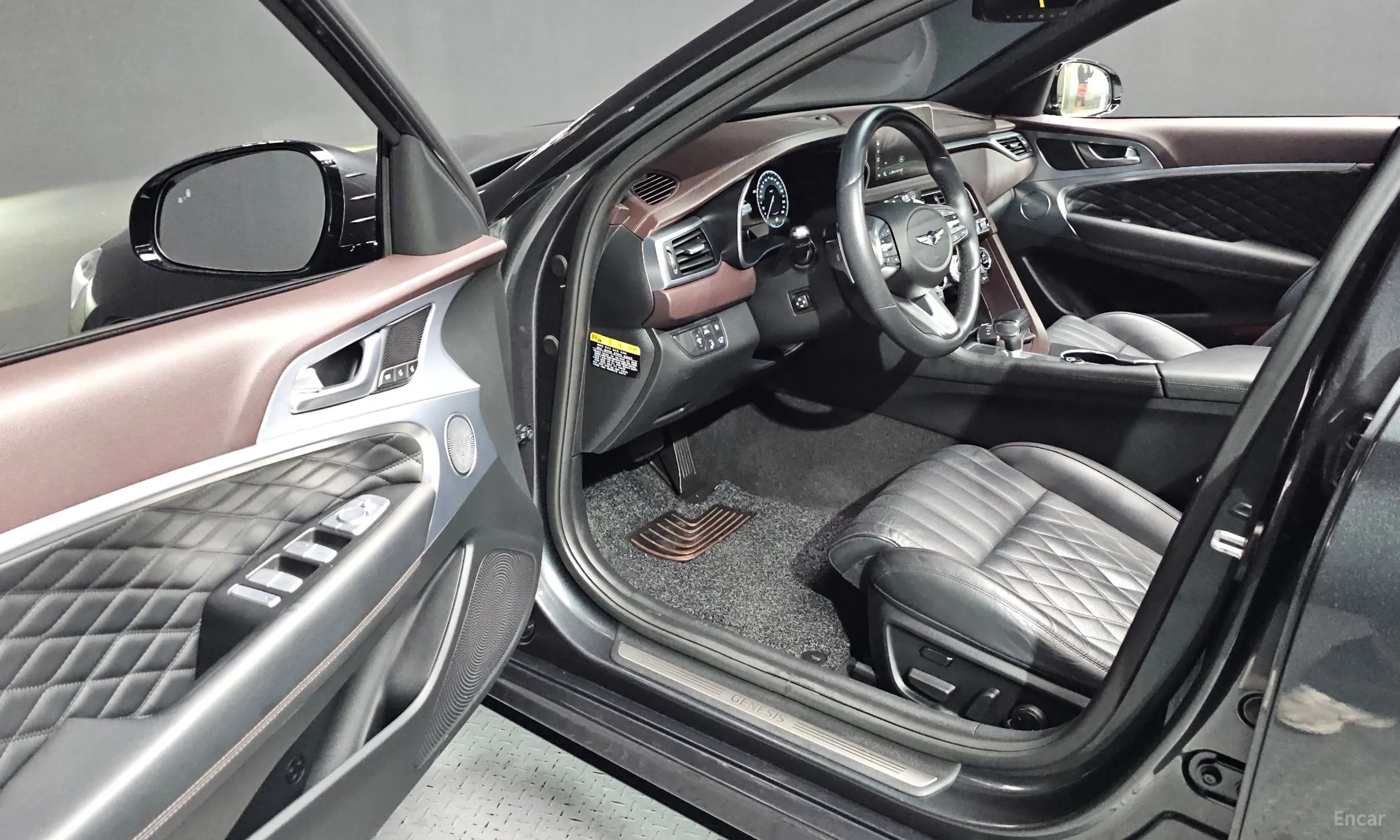 Genesis G70 превью 10