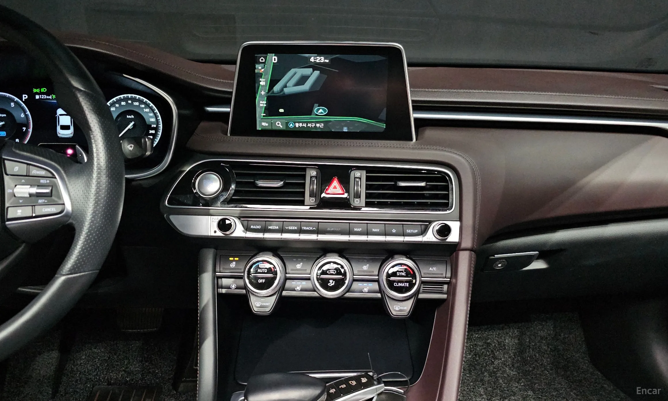 Genesis G70 превью 14