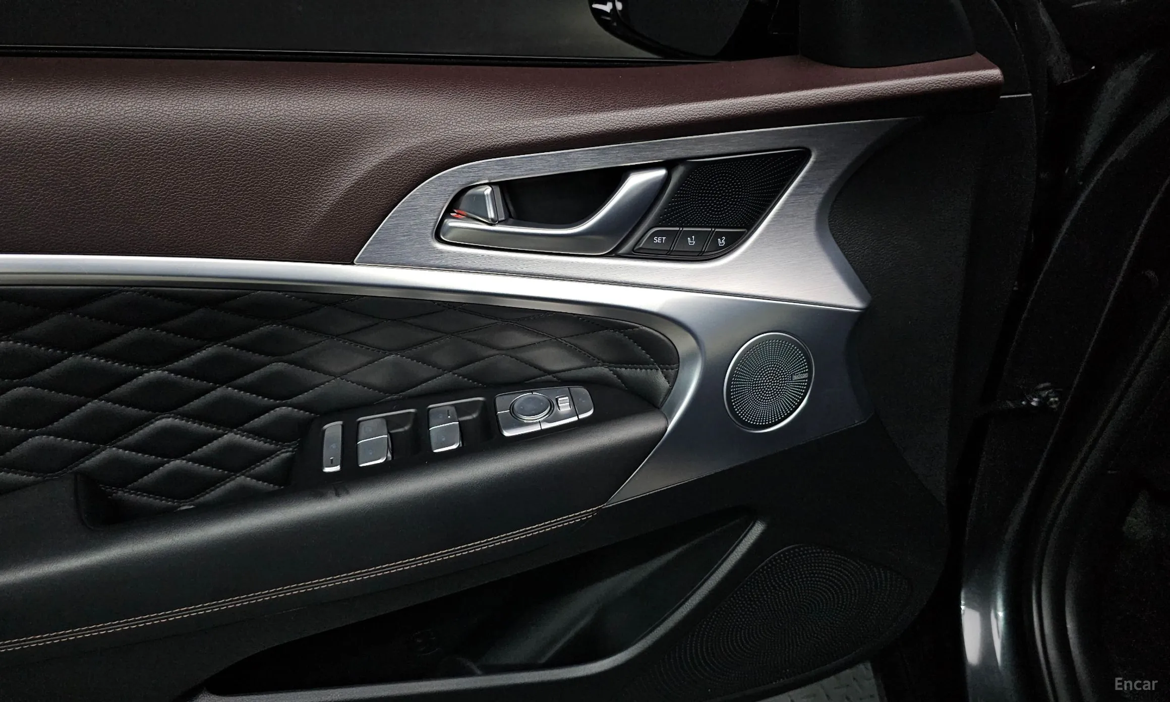 Genesis G70 превью 17
