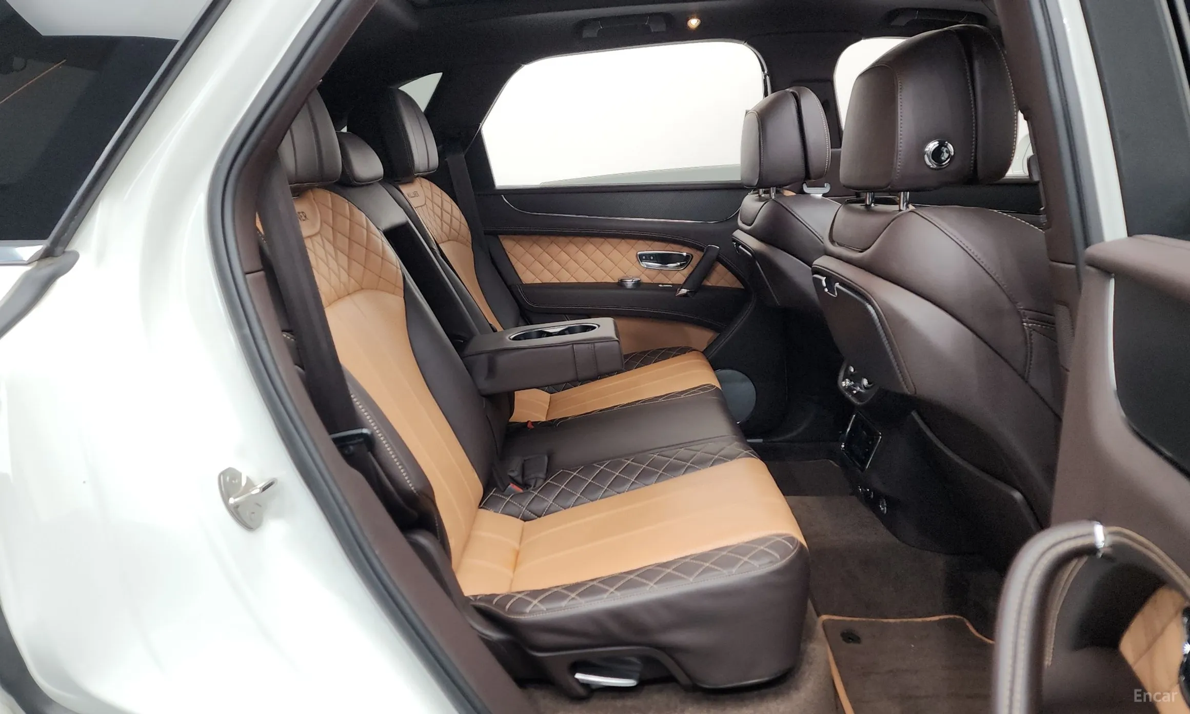 Bentley Bentayga превью 12
