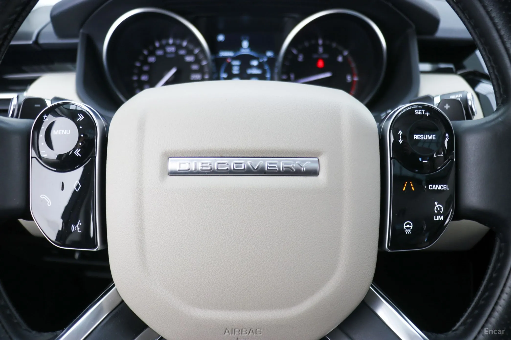 Land Rover Discovery 5 превью 10