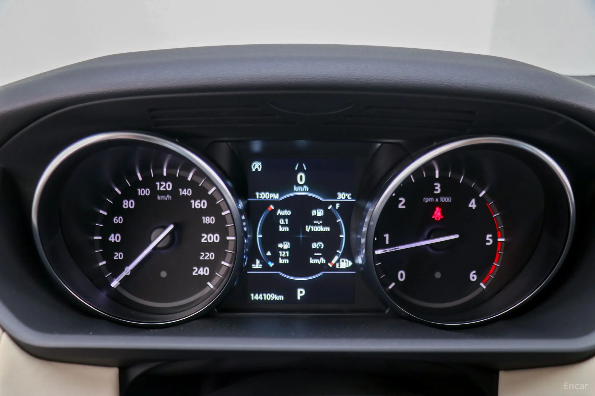 Land Rover Discovery 5 превью 11