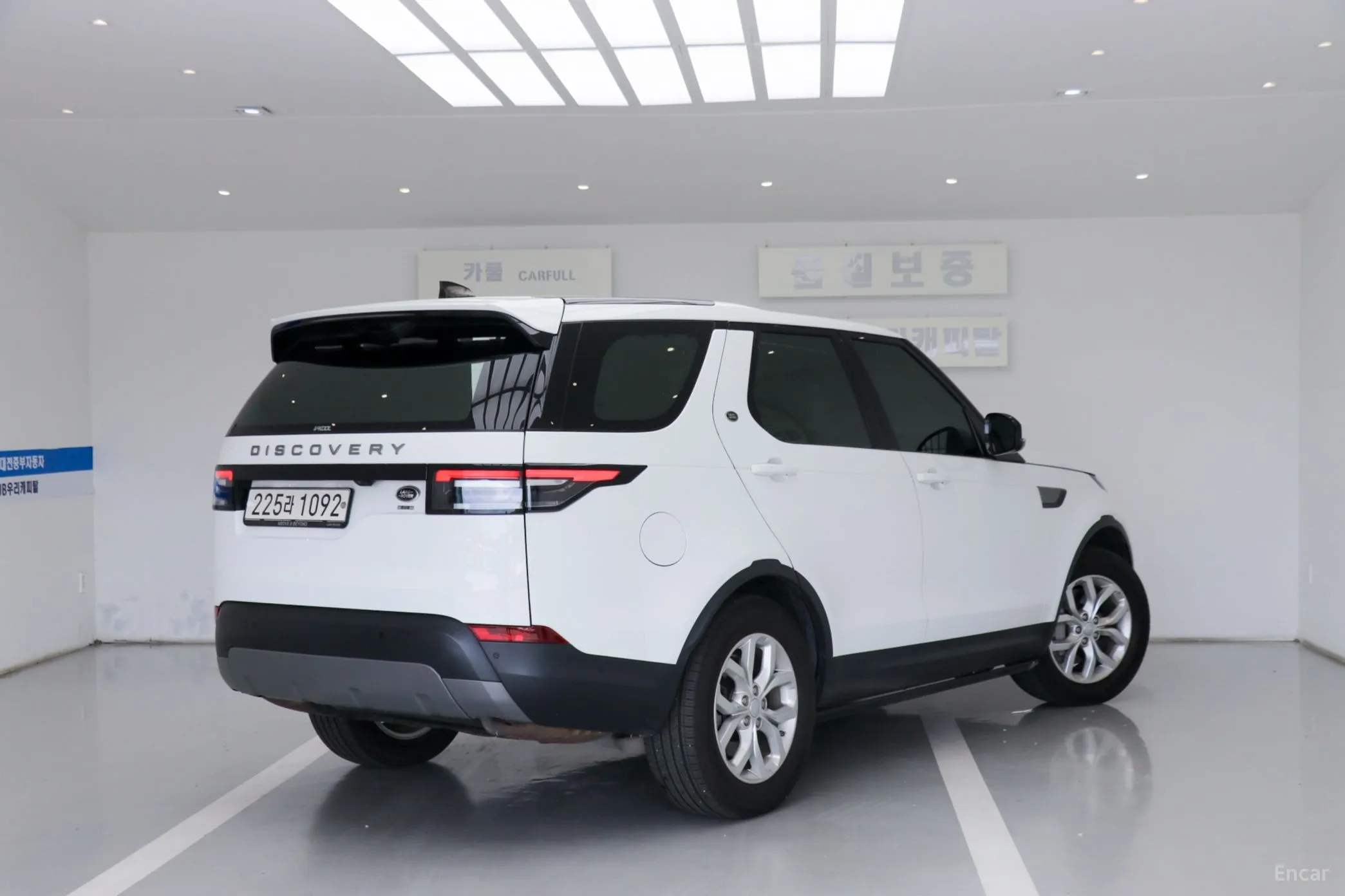 Land Rover Discovery 5 превью 2