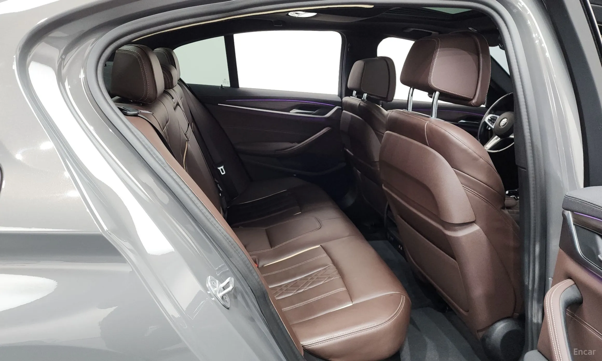 BMW 5 Series (G30) превью 12