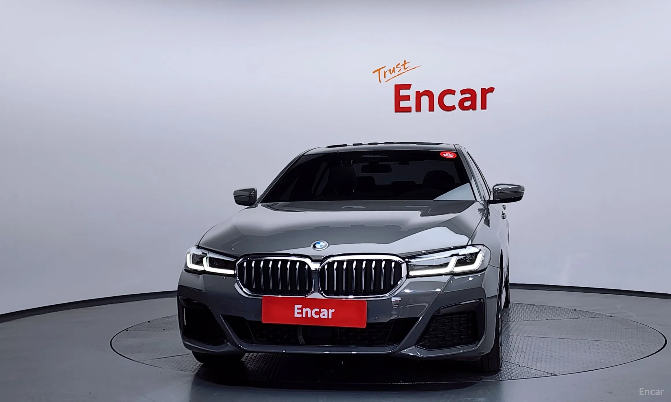 BMW 5 Series (G30) превью 3