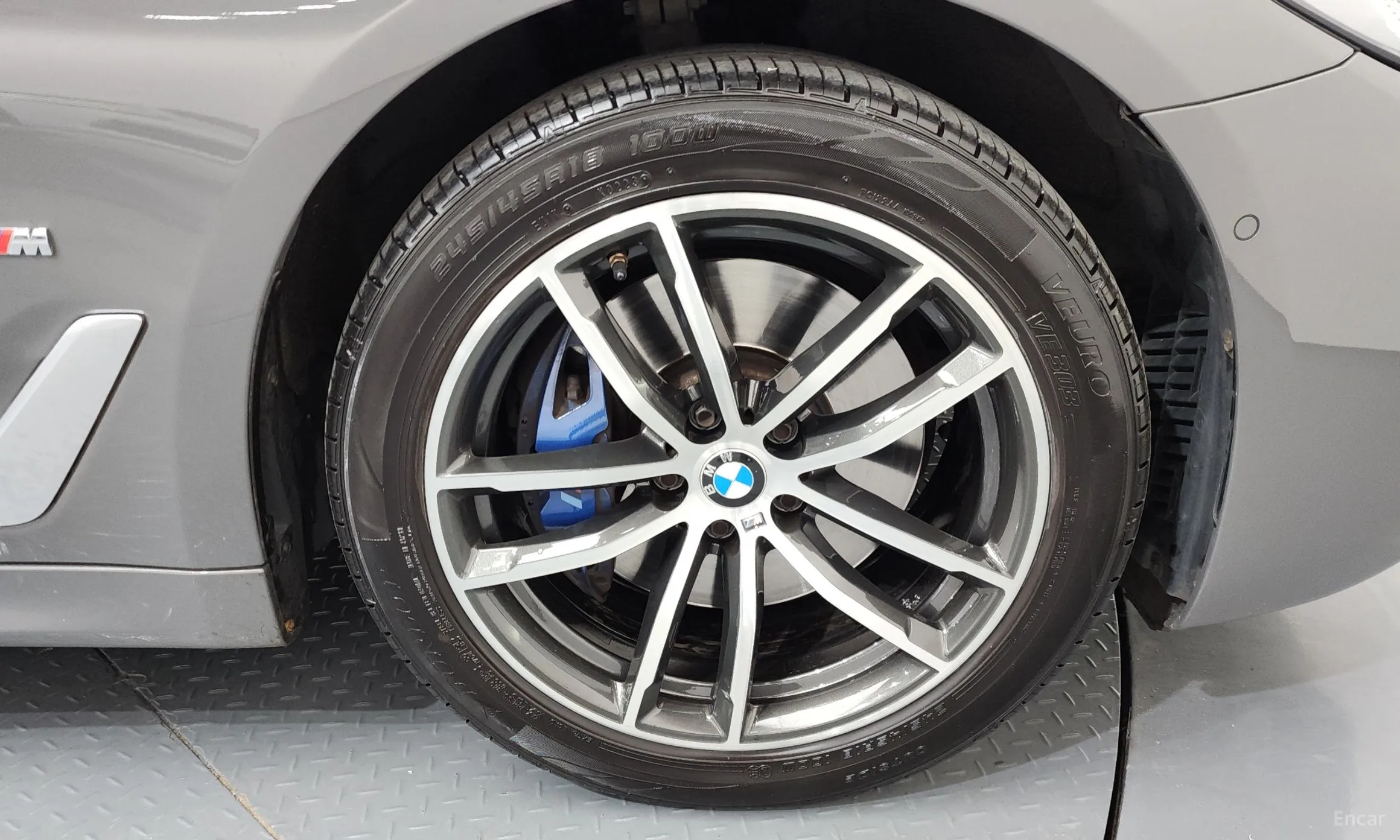 BMW 5 Series (G30) превью 5