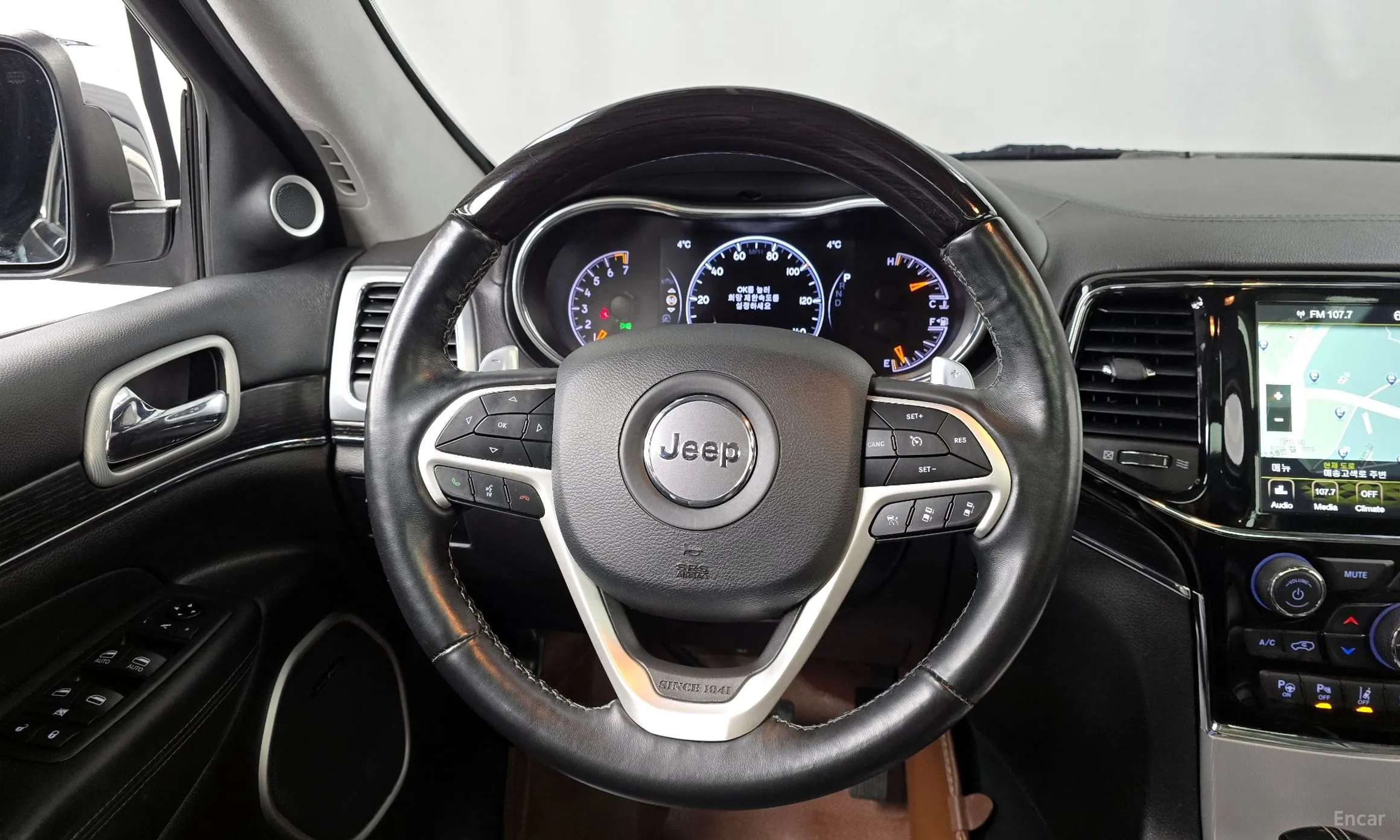 Jeep Grand Cherokee превью 13