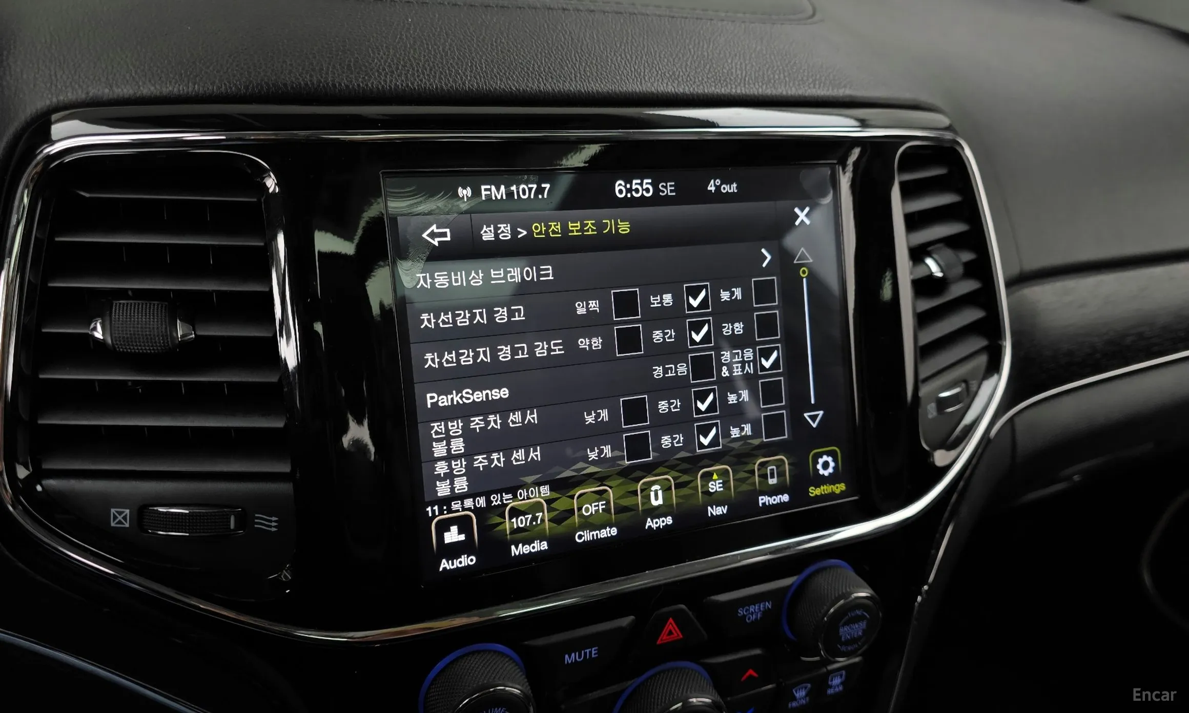Jeep Grand Cherokee превью 16
