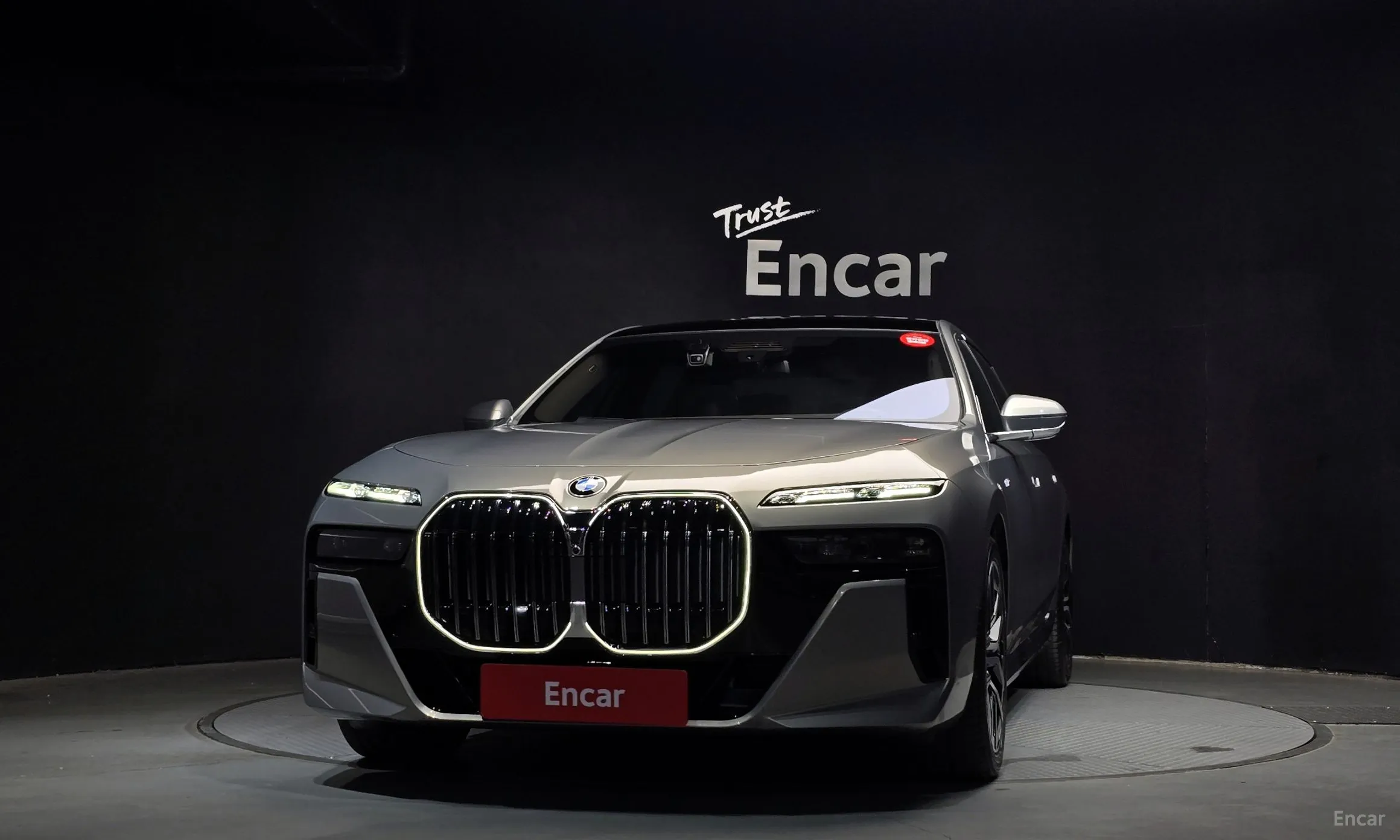 BMW 7 Series (G70) превью 3