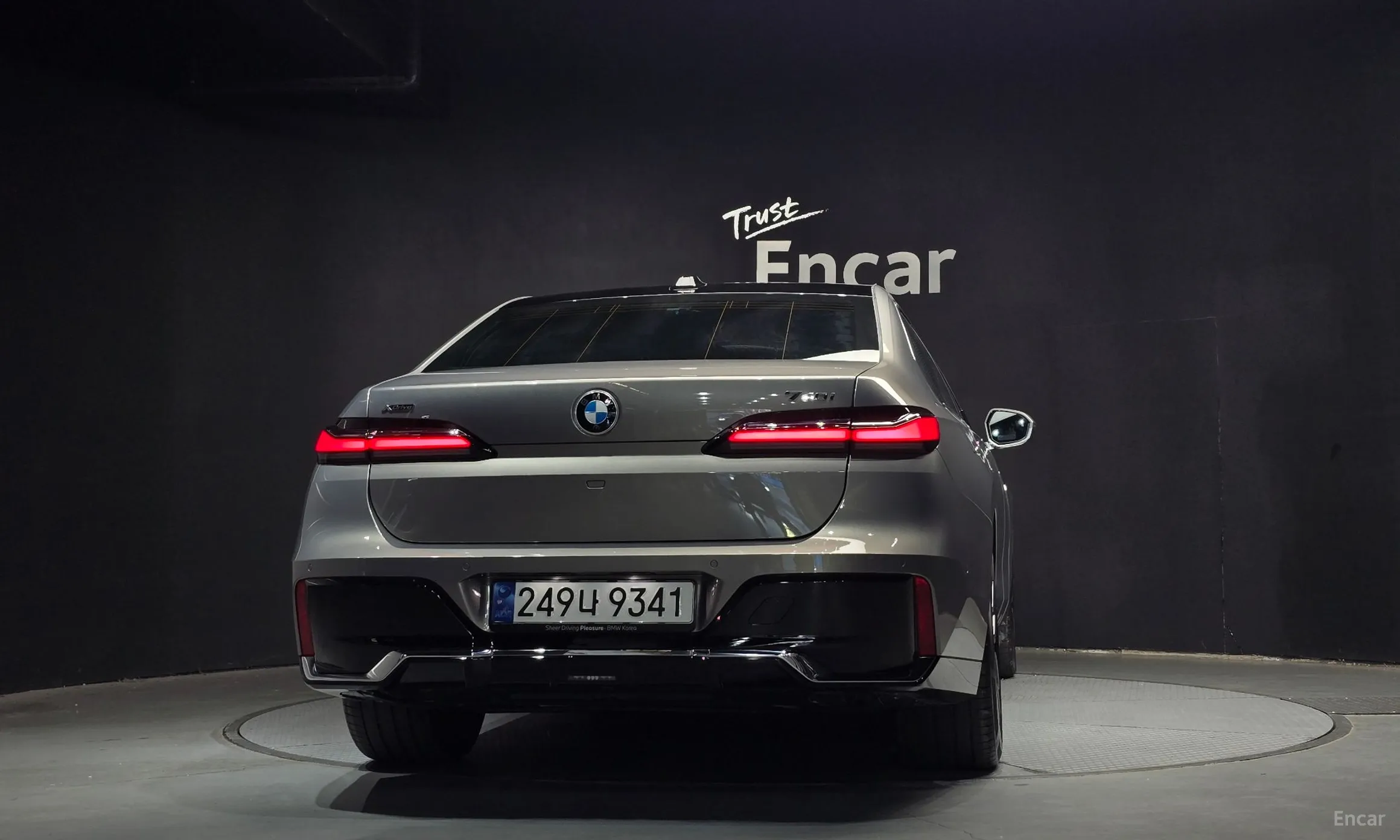 BMW 7 Series (G70) превью 4